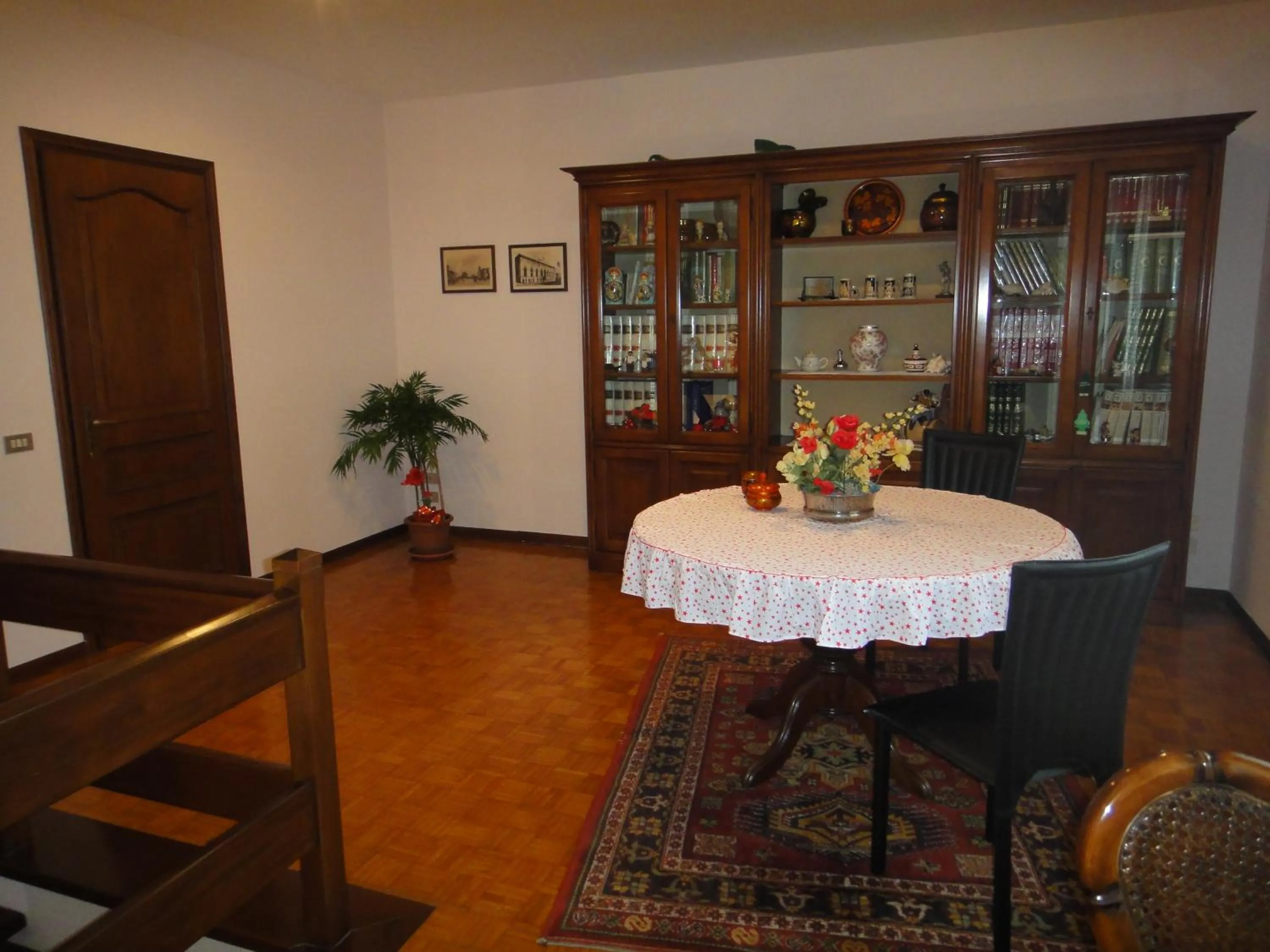 Dining area in Quo Vadis Qui Vieni