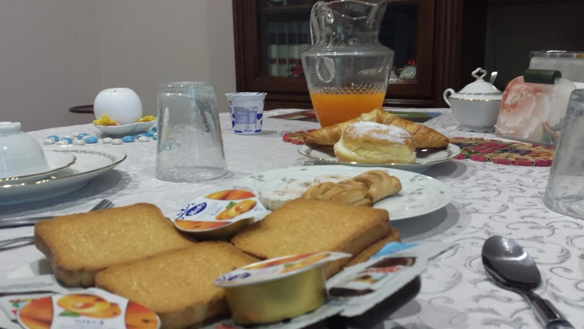 Continental breakfast in Quo Vadis Qui Vieni