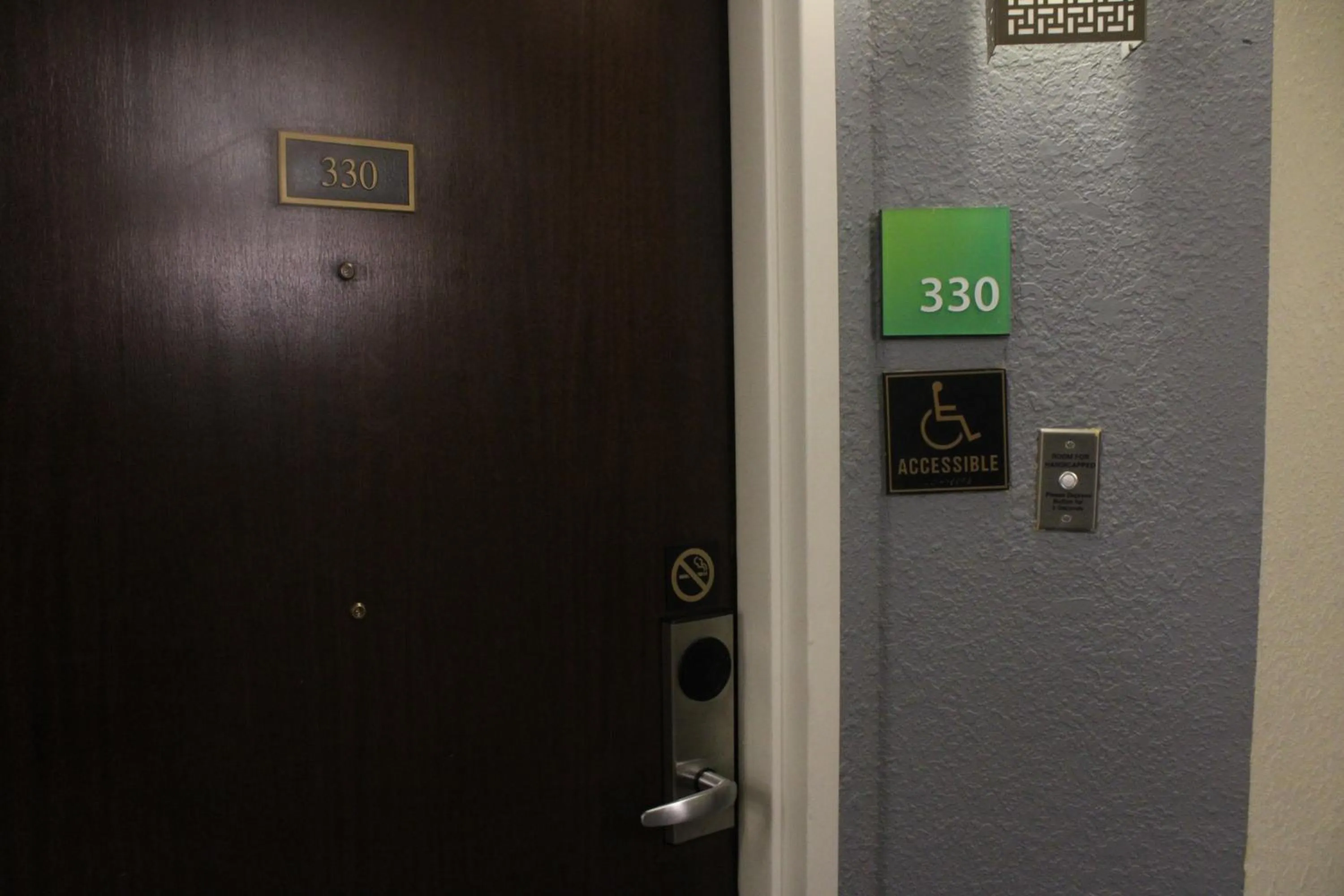 Wyndham Flint MI Grand Blanc Bishop Airport Conference Ct