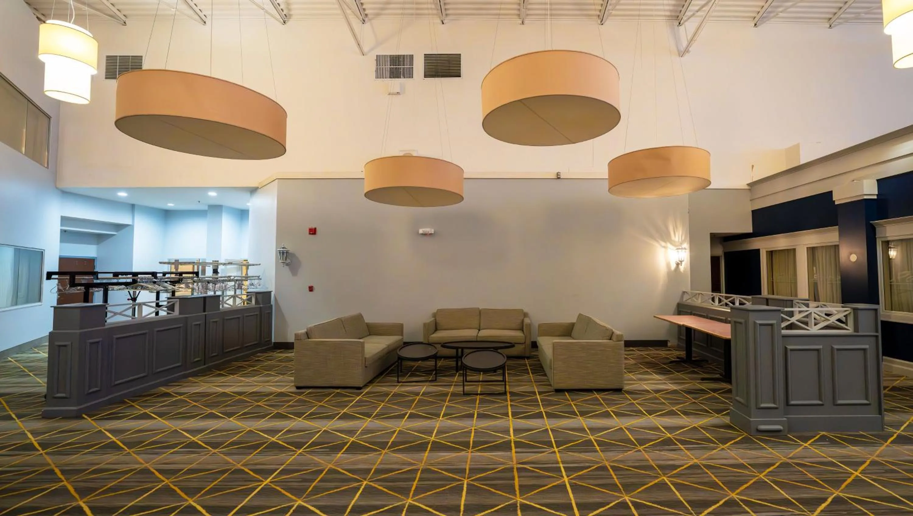 Lobby or reception in Wyndham Flint MI Grand Blanc Bishop Airport Conference Ct