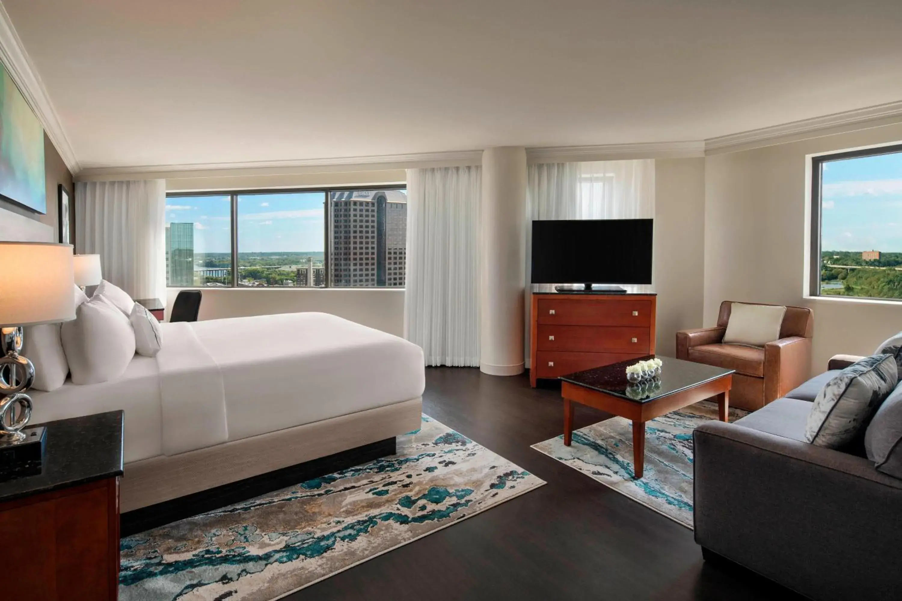 Executive Suite, 1 King, Sofa bed, River view in Delta Hotels by Marriott Richmond Downtown Executive Suite, 1 King, Sofa bed, River view in Delta Hotels by Marriott Richmond Downtown