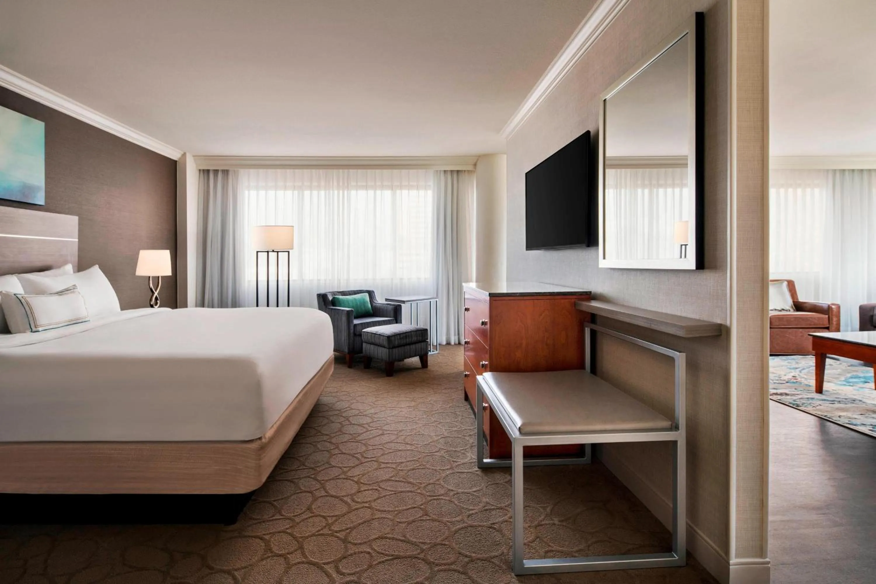 Photo of the whole room, Bed in Delta Hotels by Marriott Richmond Downtown