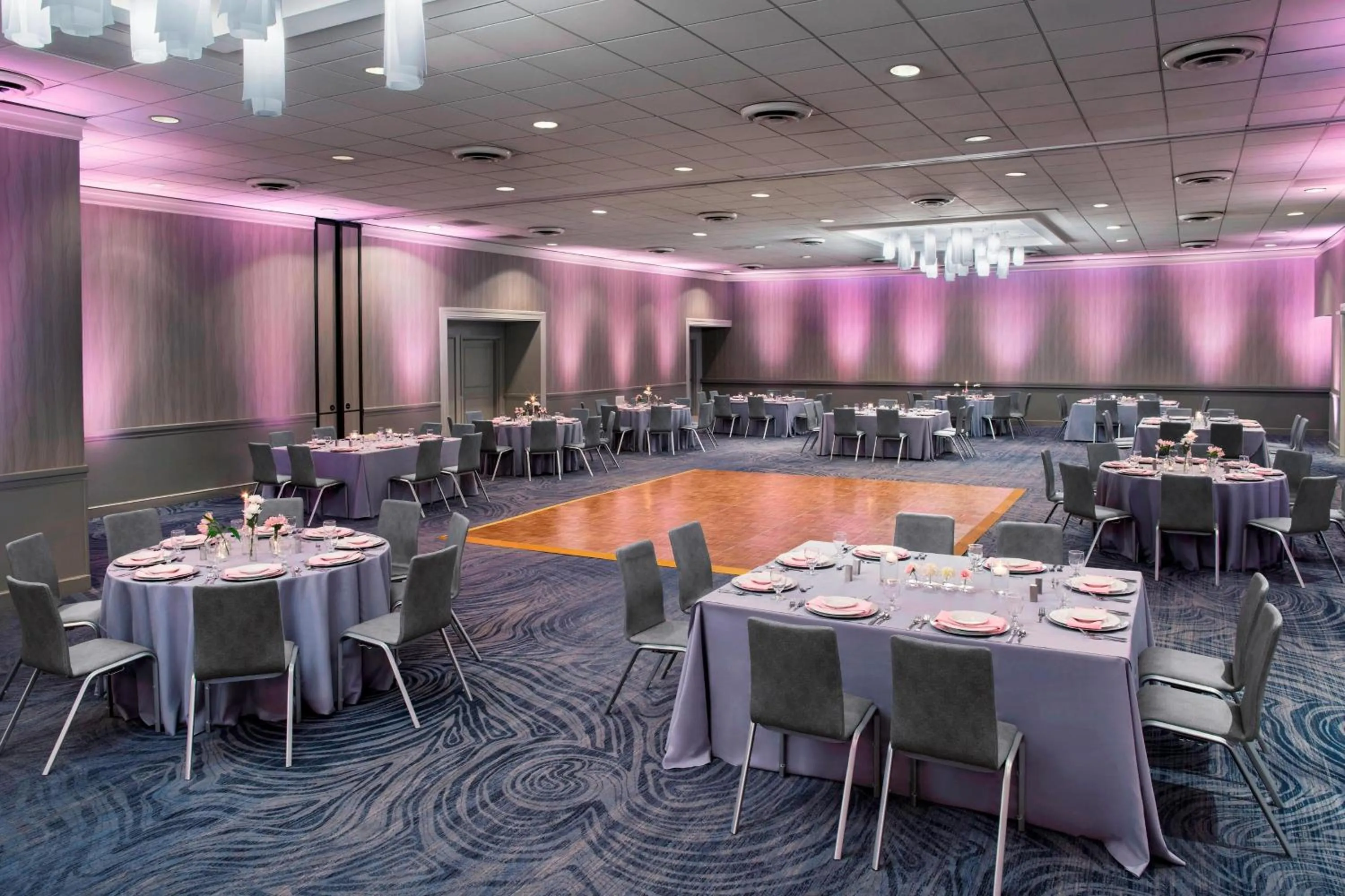 Meeting/conference room in Delta Hotels by Marriott Richmond Downtown