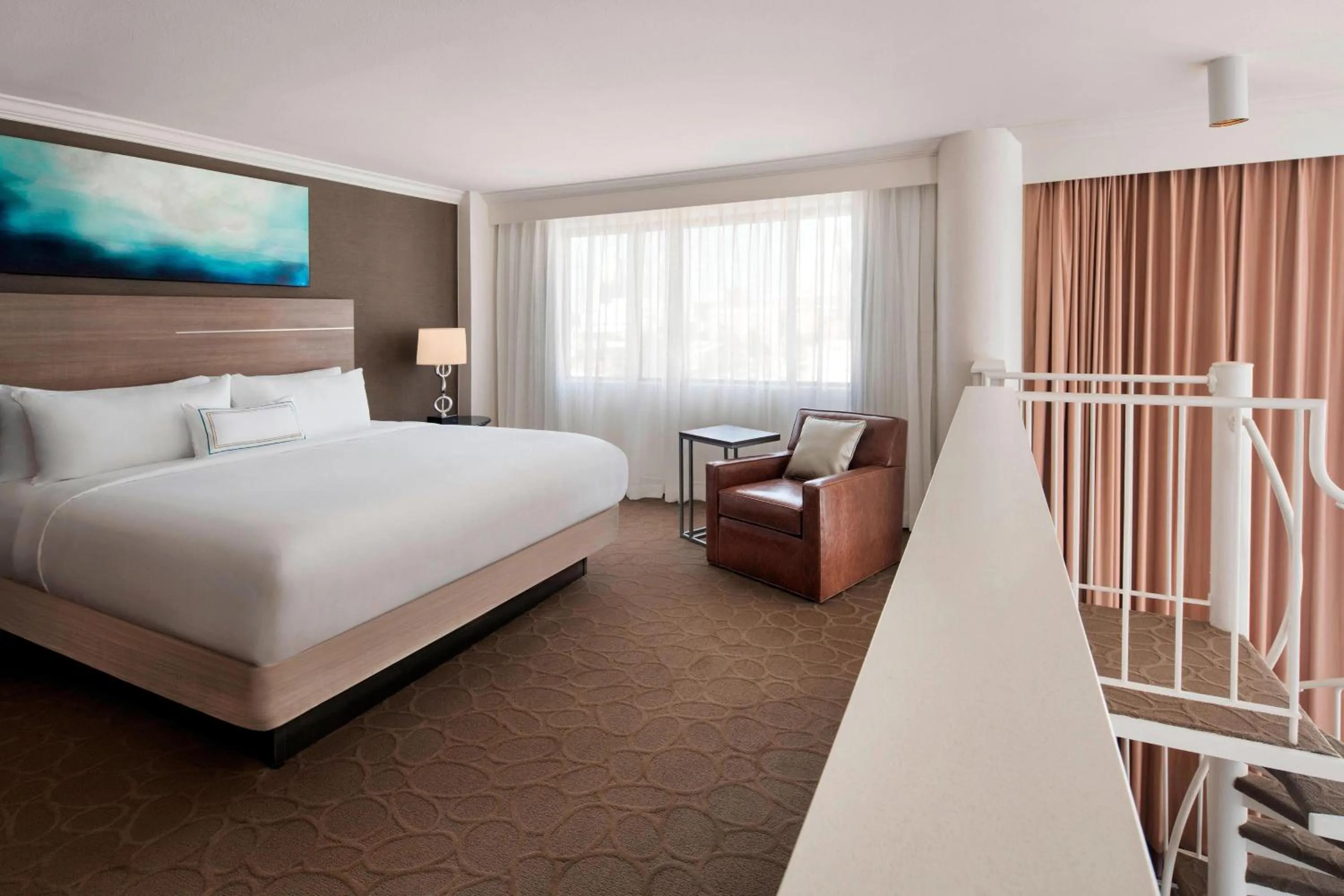Photo of the whole room, Bed in Delta Hotels by Marriott Richmond Downtown