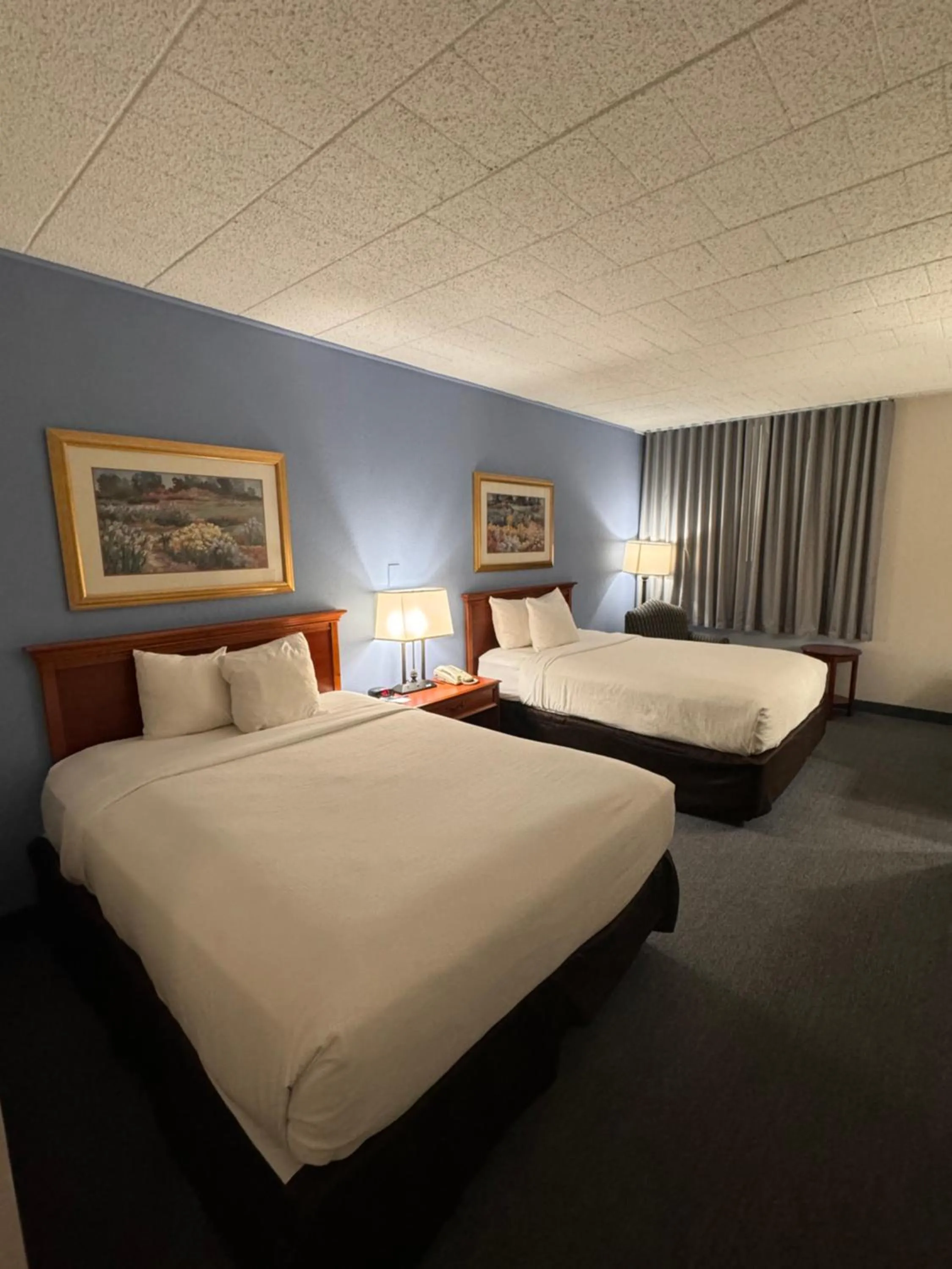 Bedroom in Clarion Inn Frederick Event Center