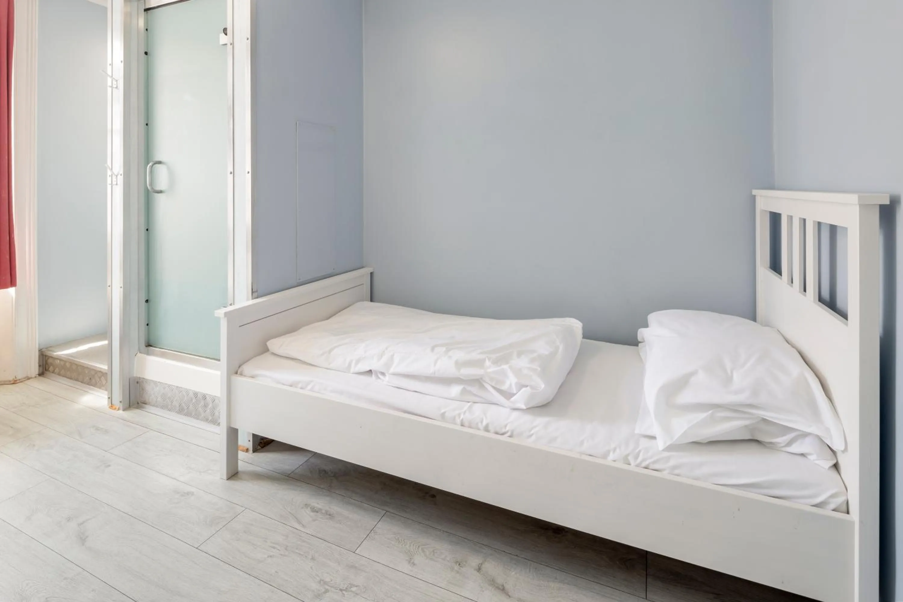 Bedroom, Bed in Astor Victoria Hostel