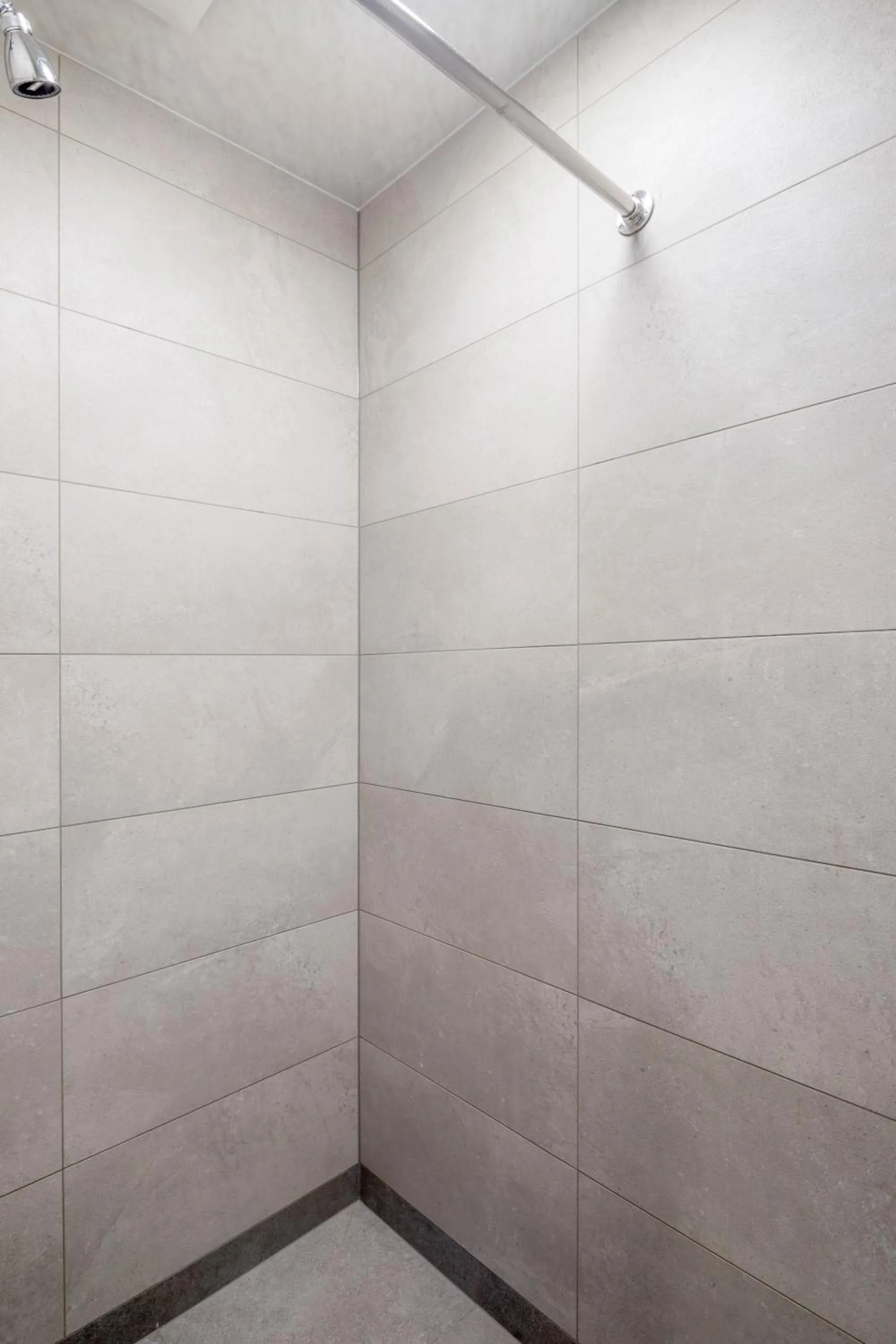 Shower in Astor Victoria Hostel