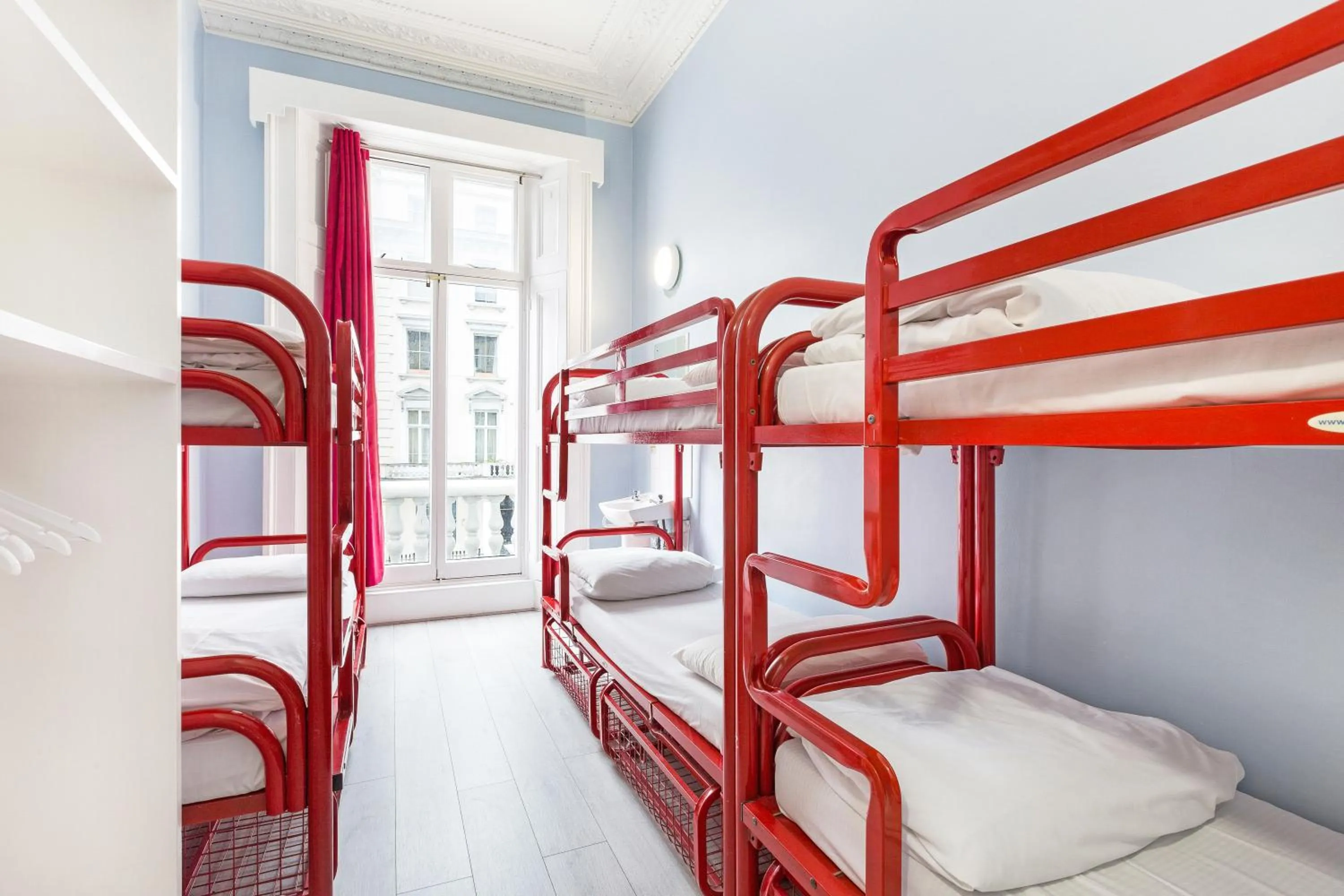 Bedroom, Bed in Astor Victoria Hostel