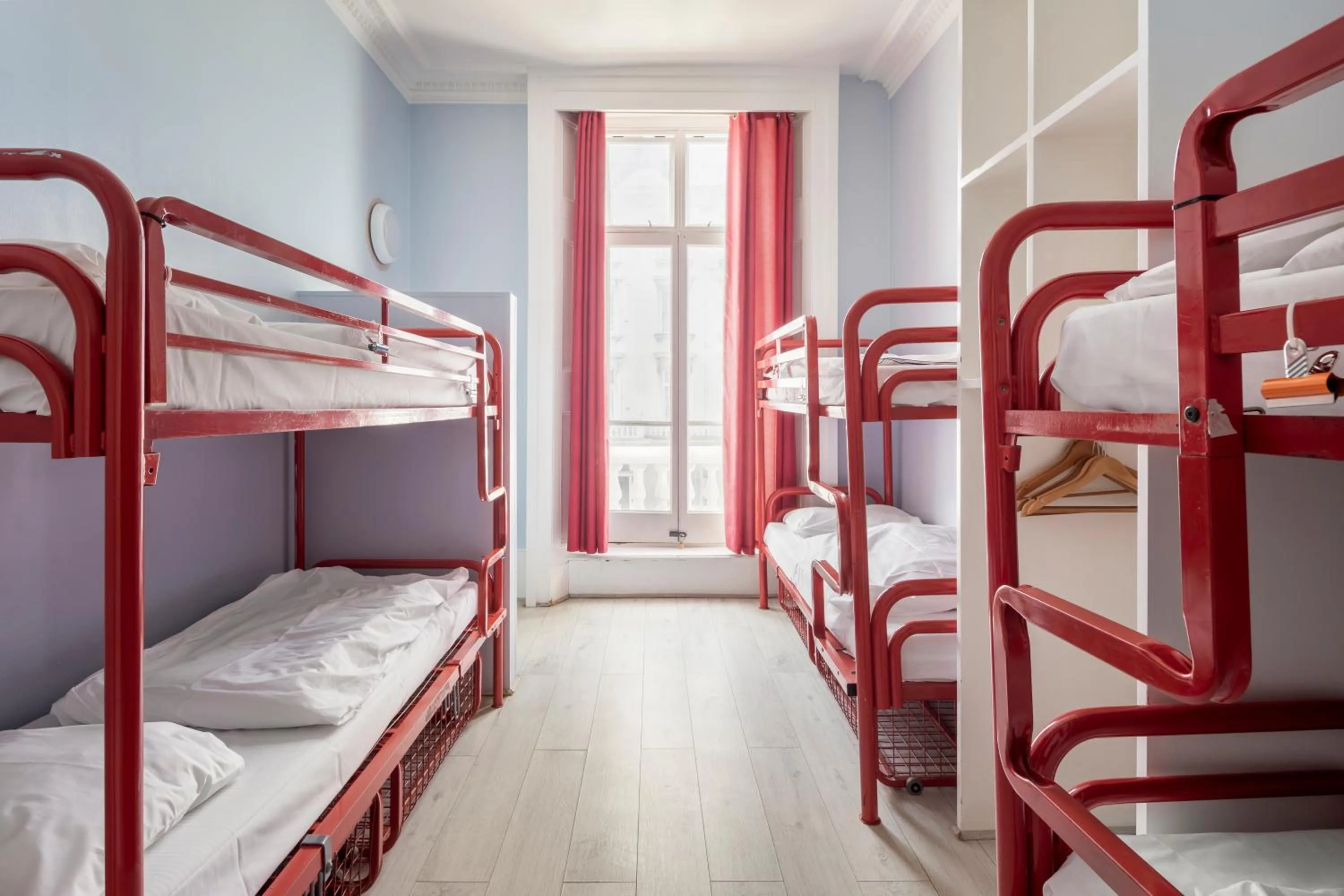 Bedroom, Bed in Astor Victoria Hostel