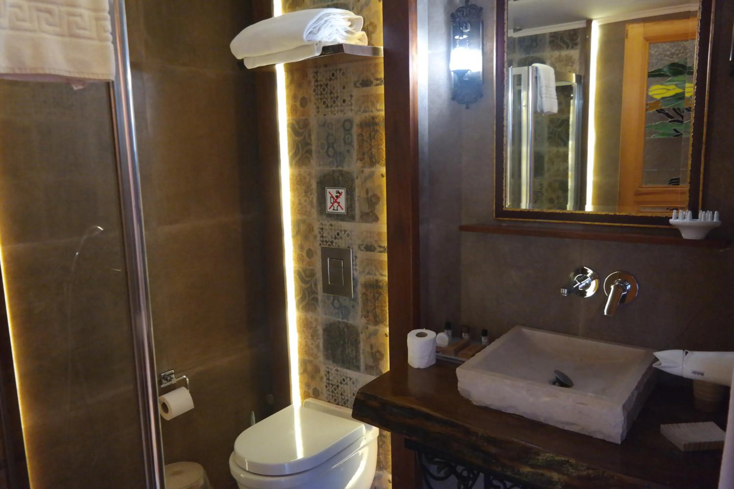 Bathroom in Aşıklar Otel By Şükrü