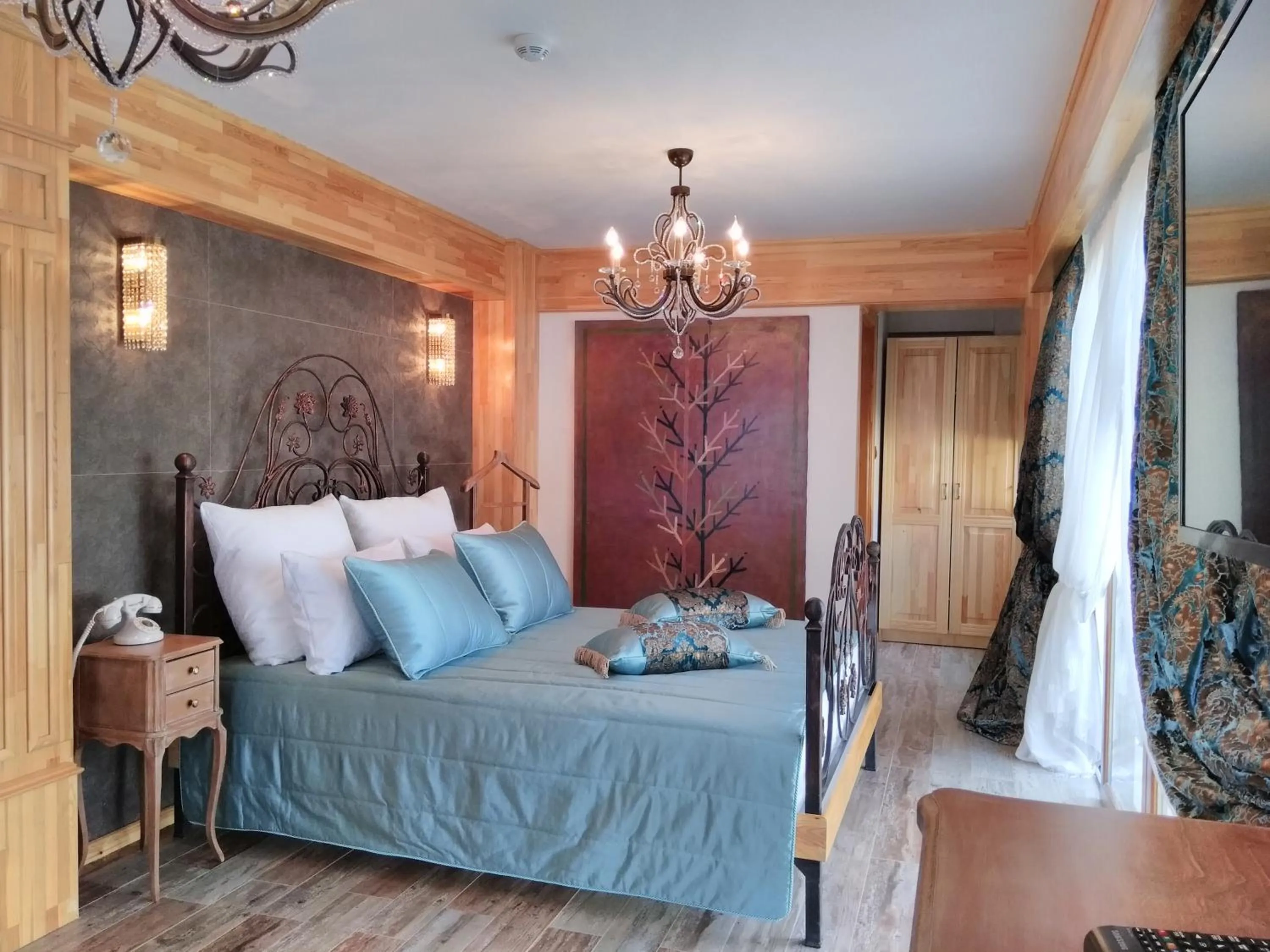 Decorative detail, Bed in Aşıklar Otel By Şükrü