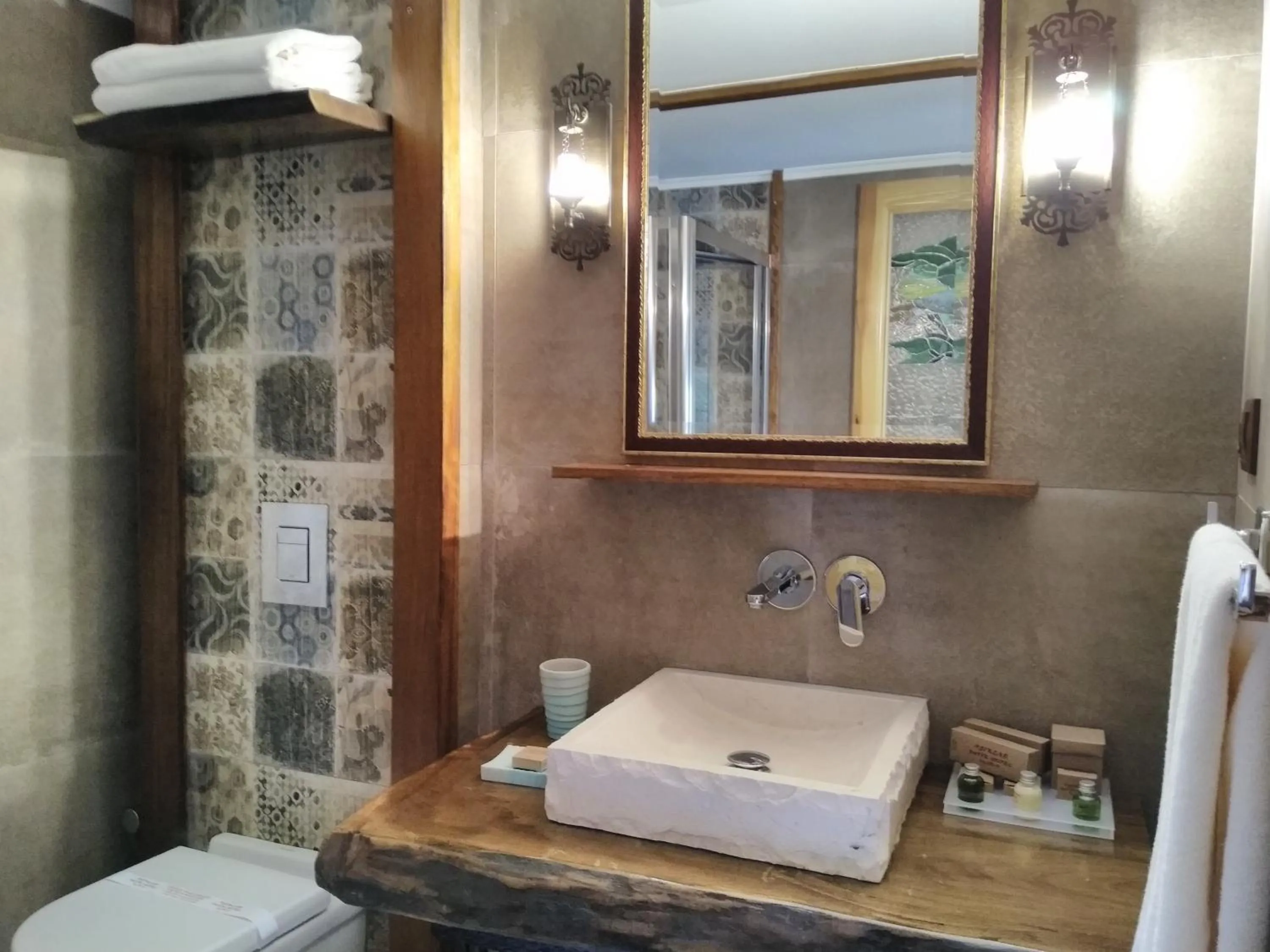 Toilet in Aşıklar Otel By Şükrü