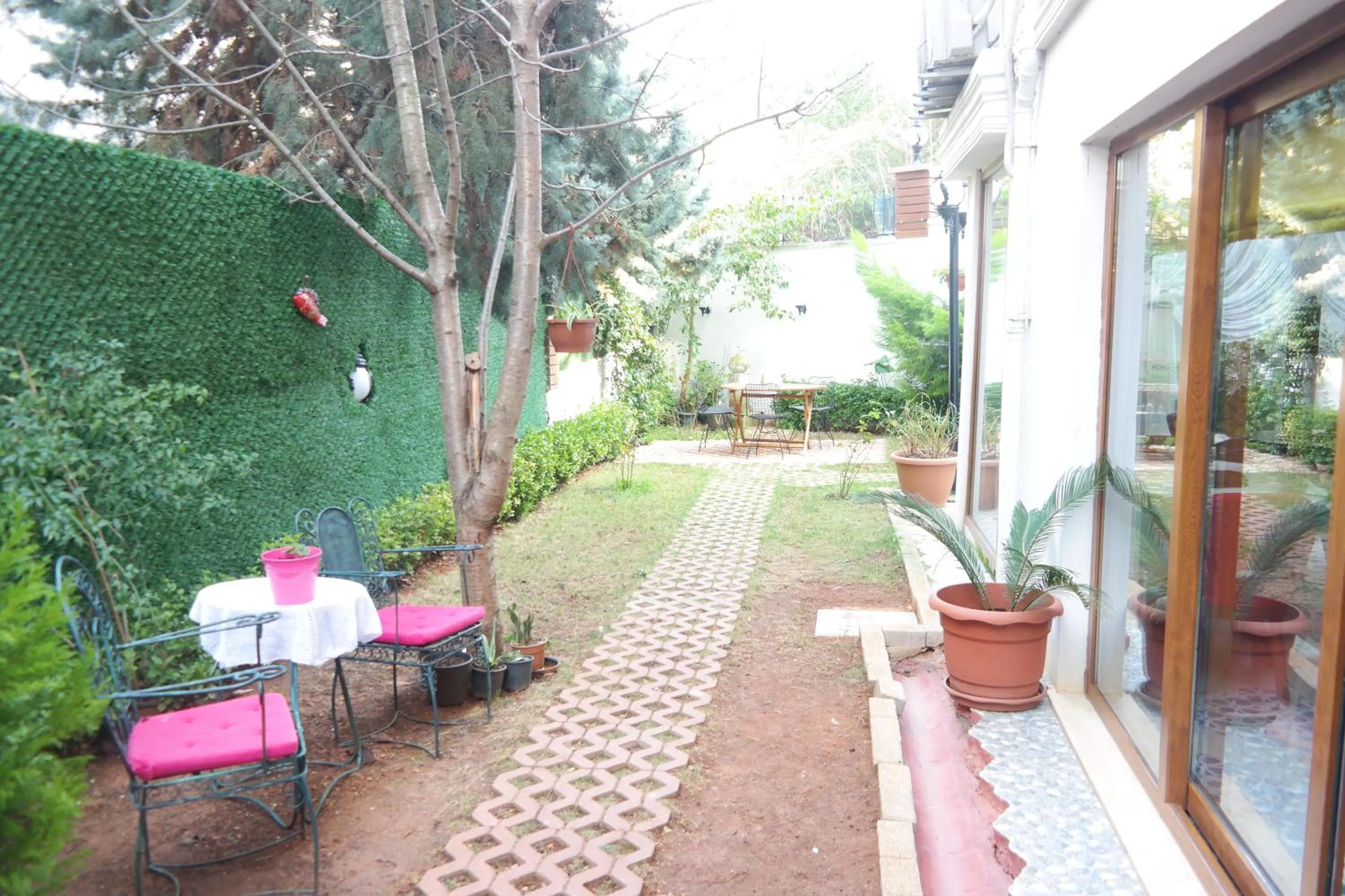 Garden view in Aşıklar Otel By Şükrü