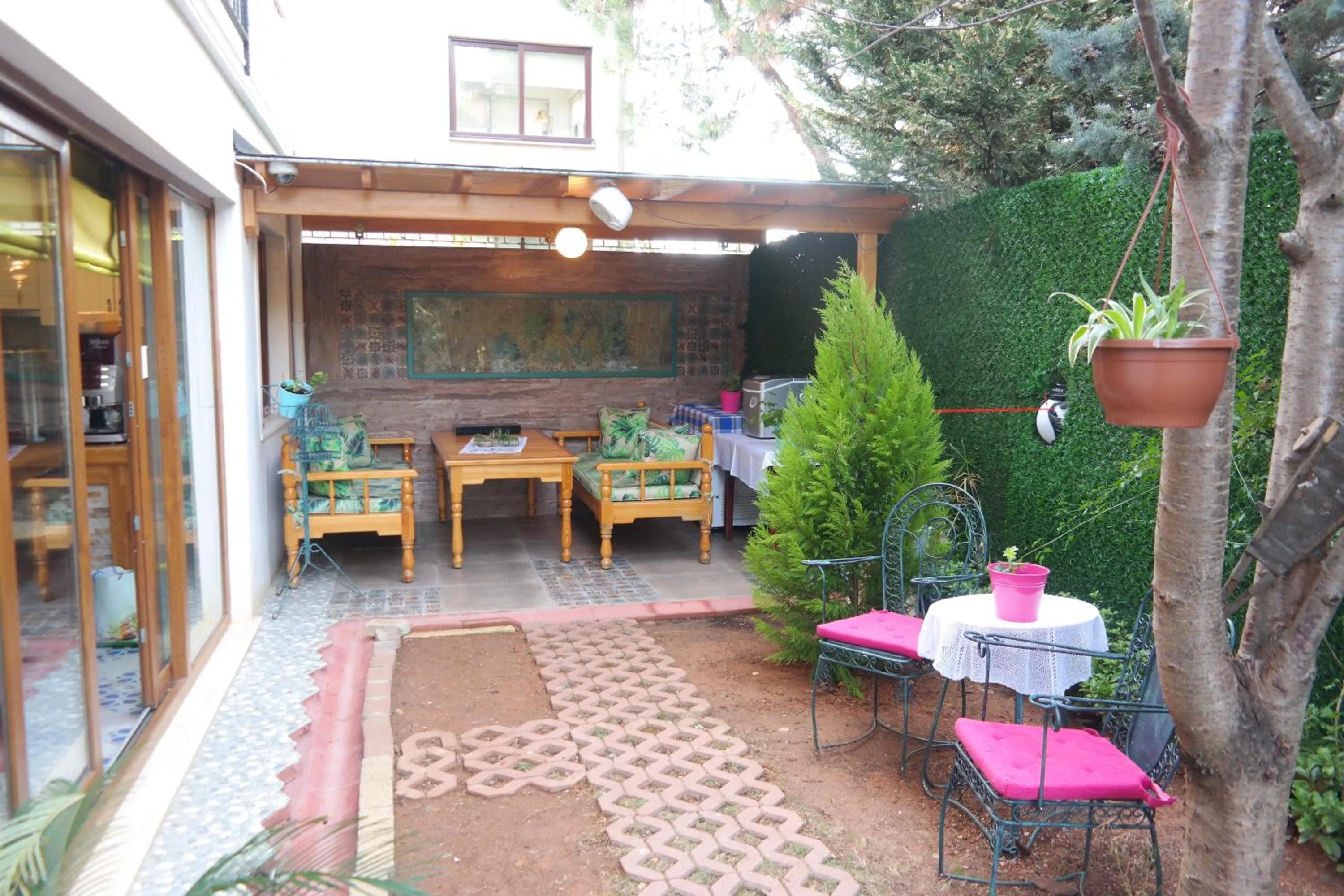 Inner courtyard view in Aşıklar Otel By Şükrü