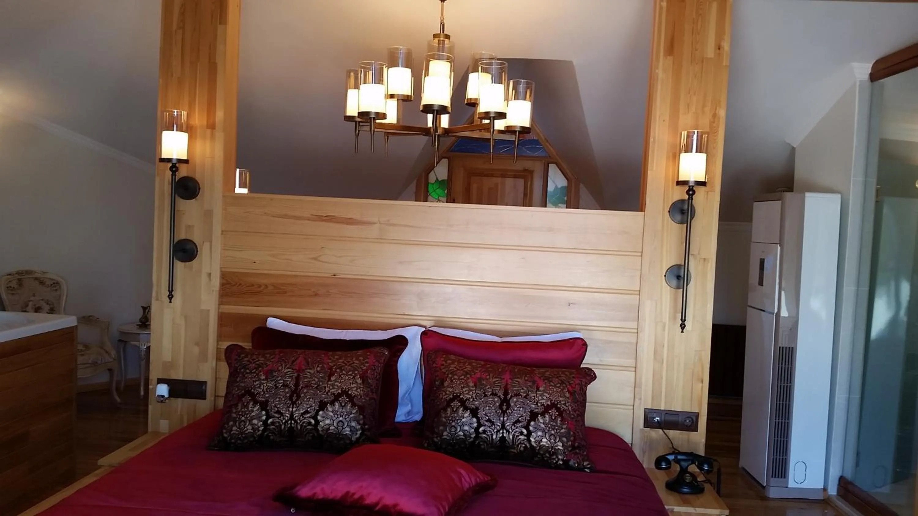 Decorative detail, Bed in Aşıklar Otel By Şükrü