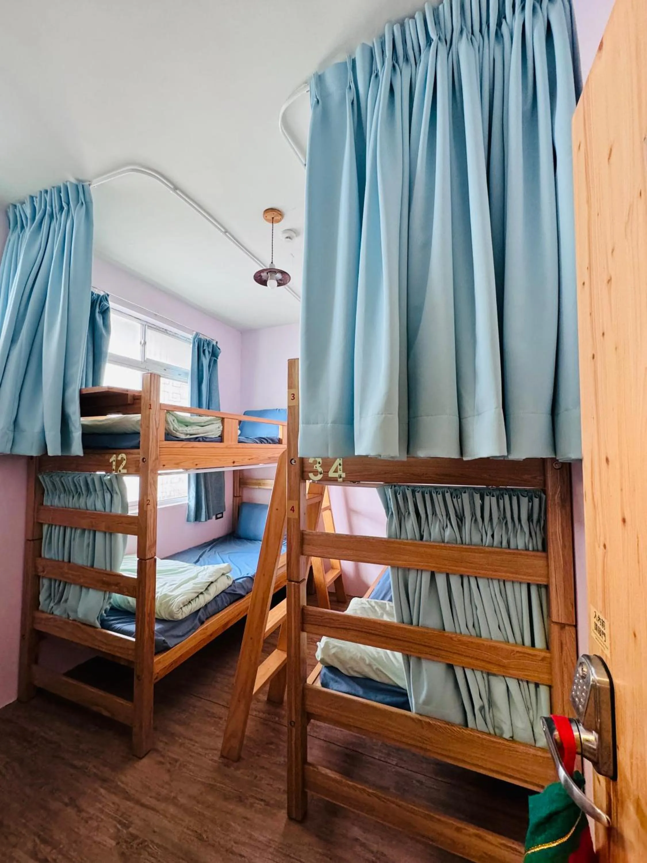 Bed in MatchBox Hostel