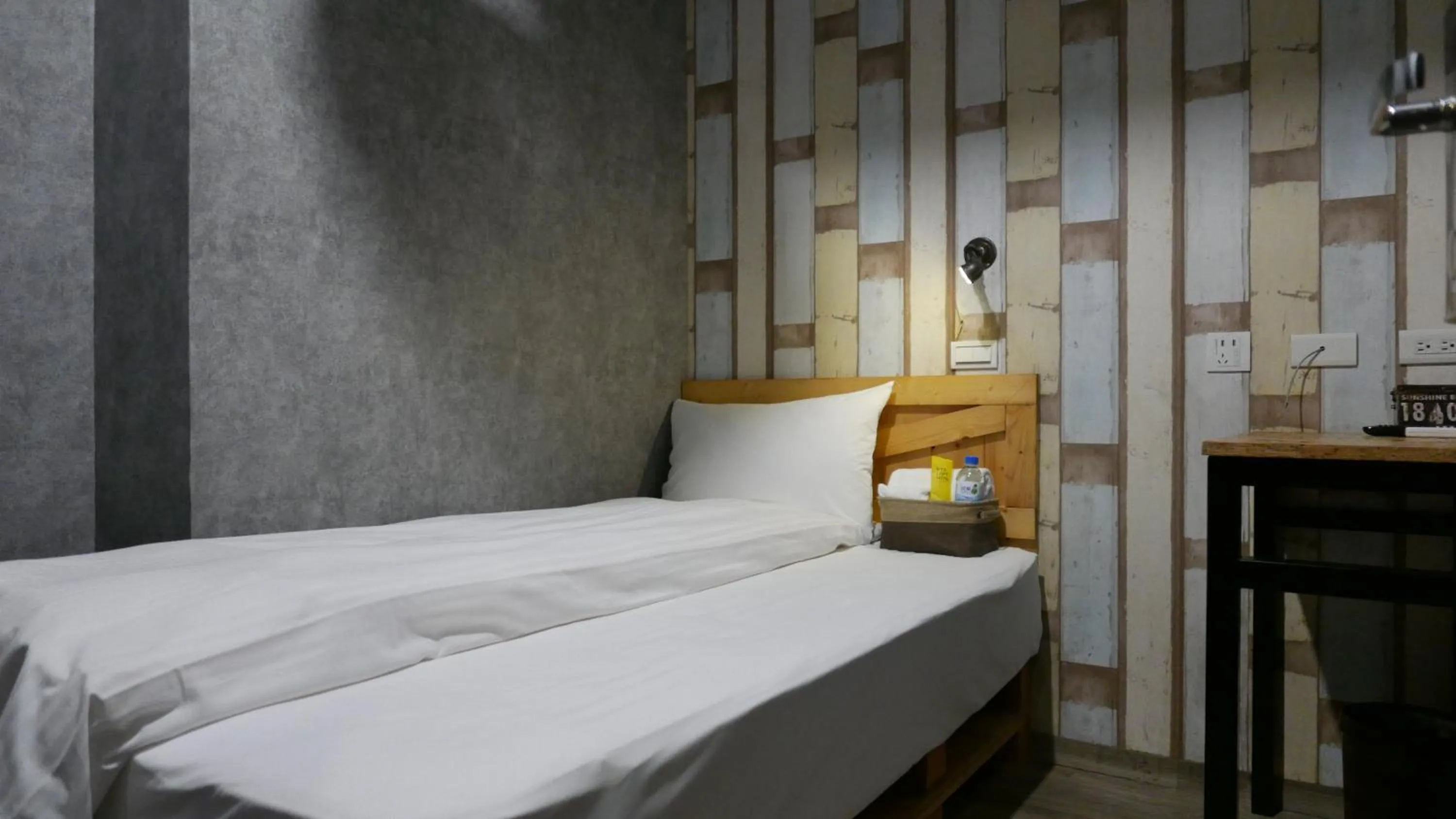 Bed in NYS Loft Hotel