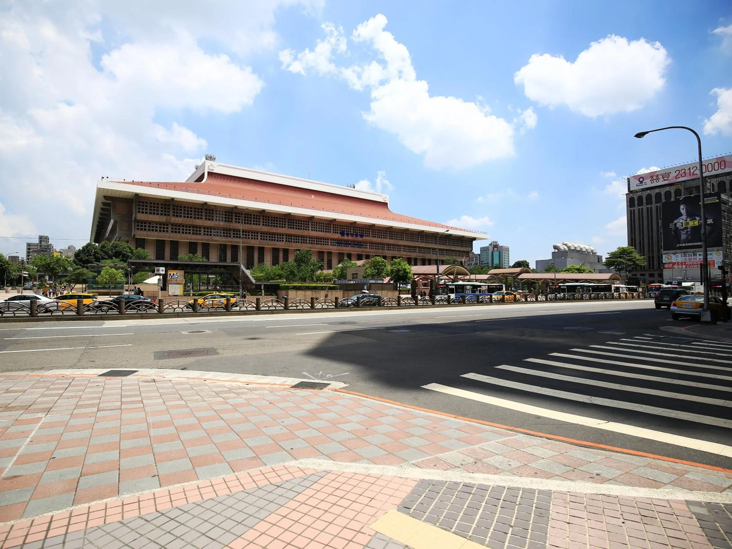 Landmark view in NYS Loft Hotel