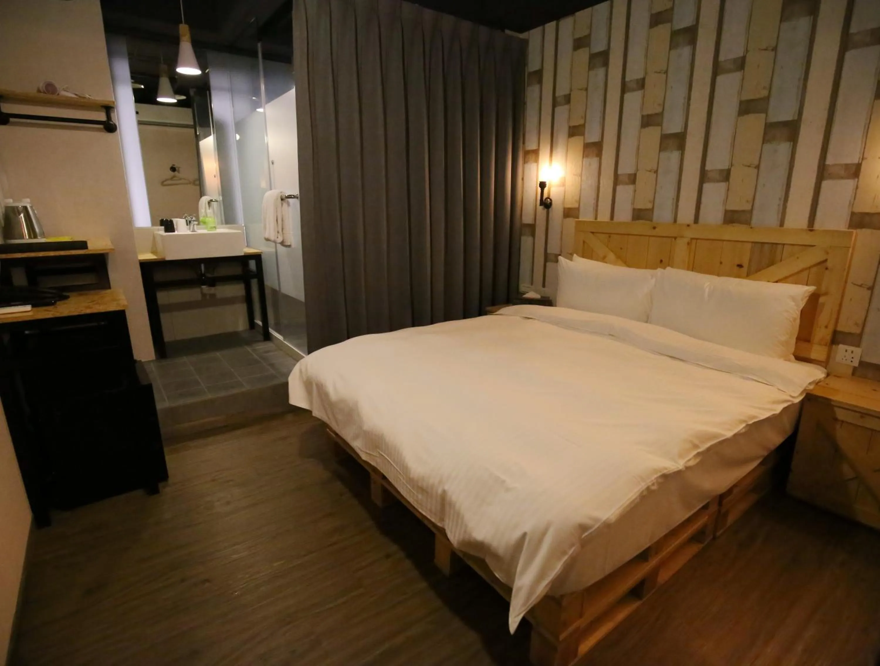 Bedroom, Bed in NYS Loft Hotel