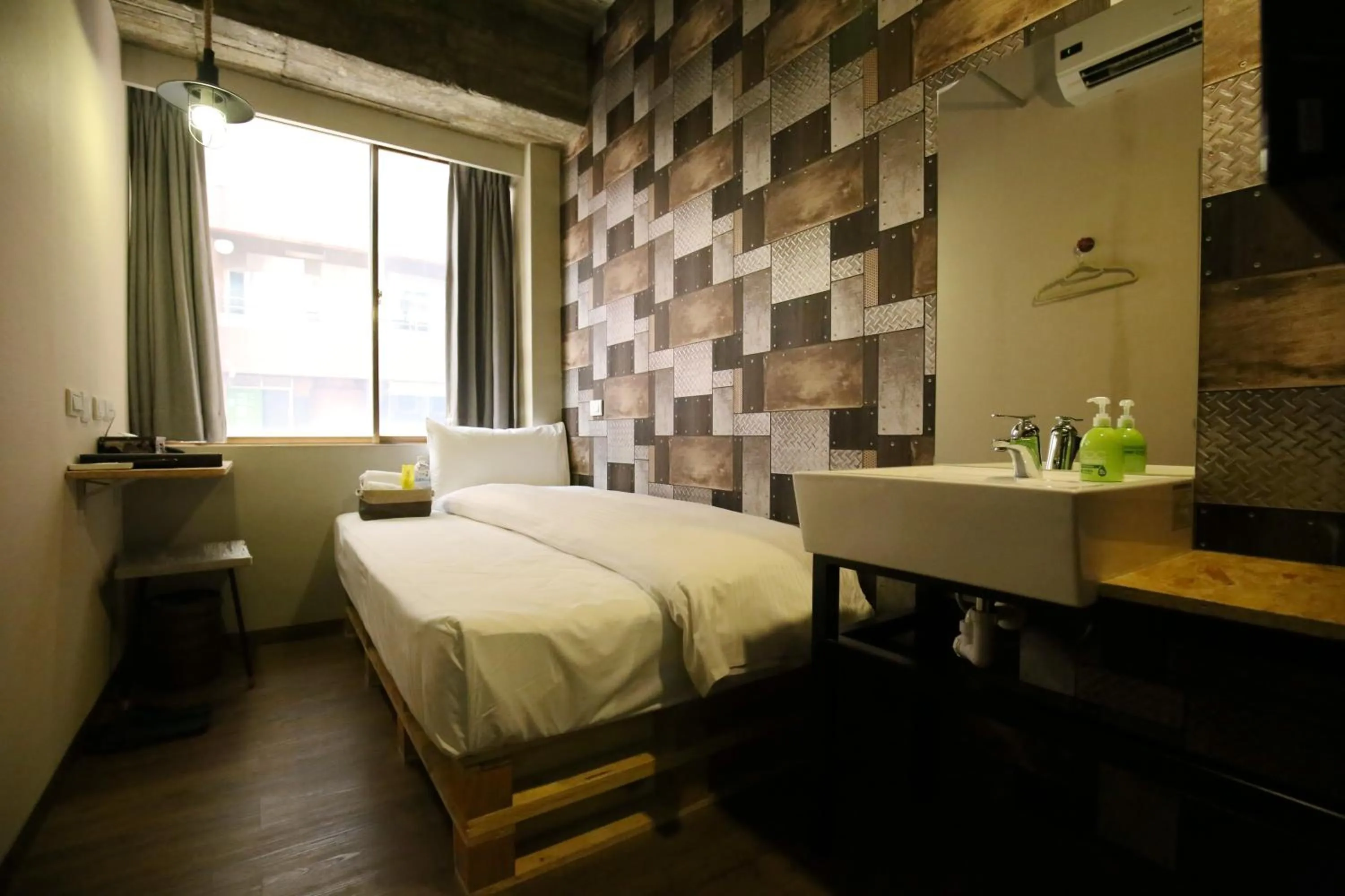 Bedroom, Bed in NYS Loft Hotel