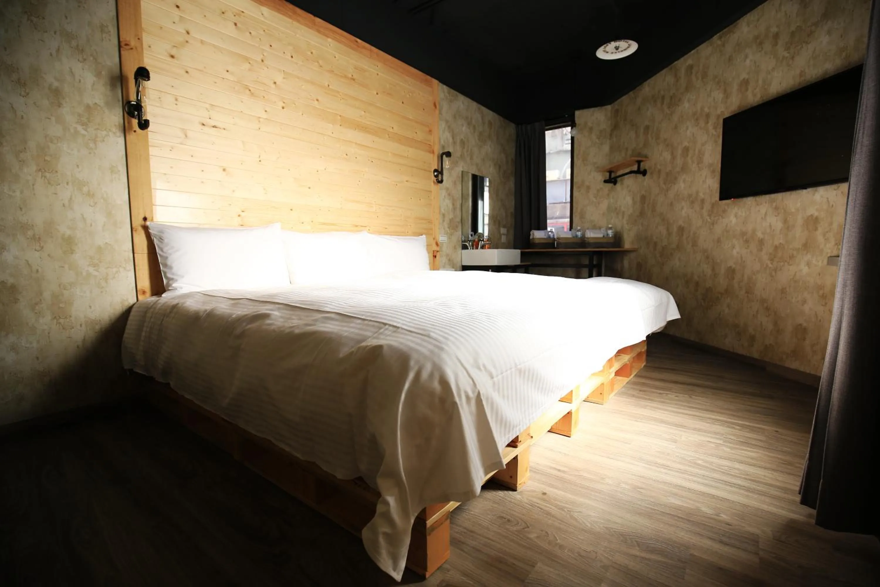 Bedroom, Bed in NYS Loft Hotel