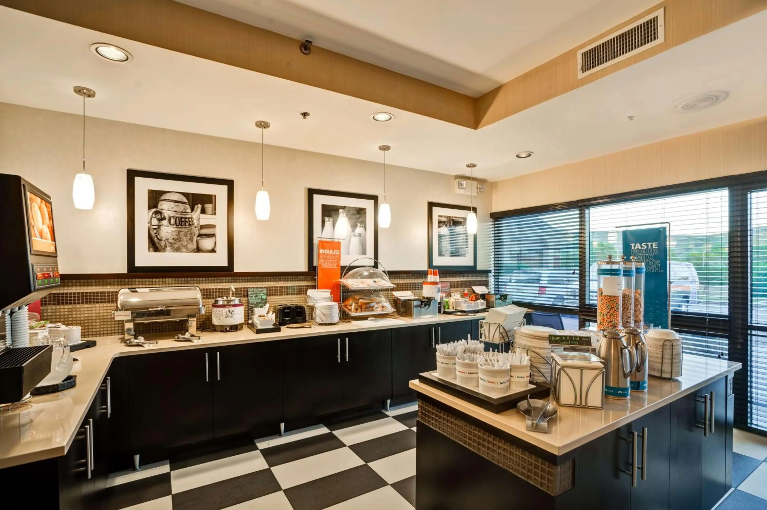 Breakfast in Hampton Inn Scranton at Montage Mountain