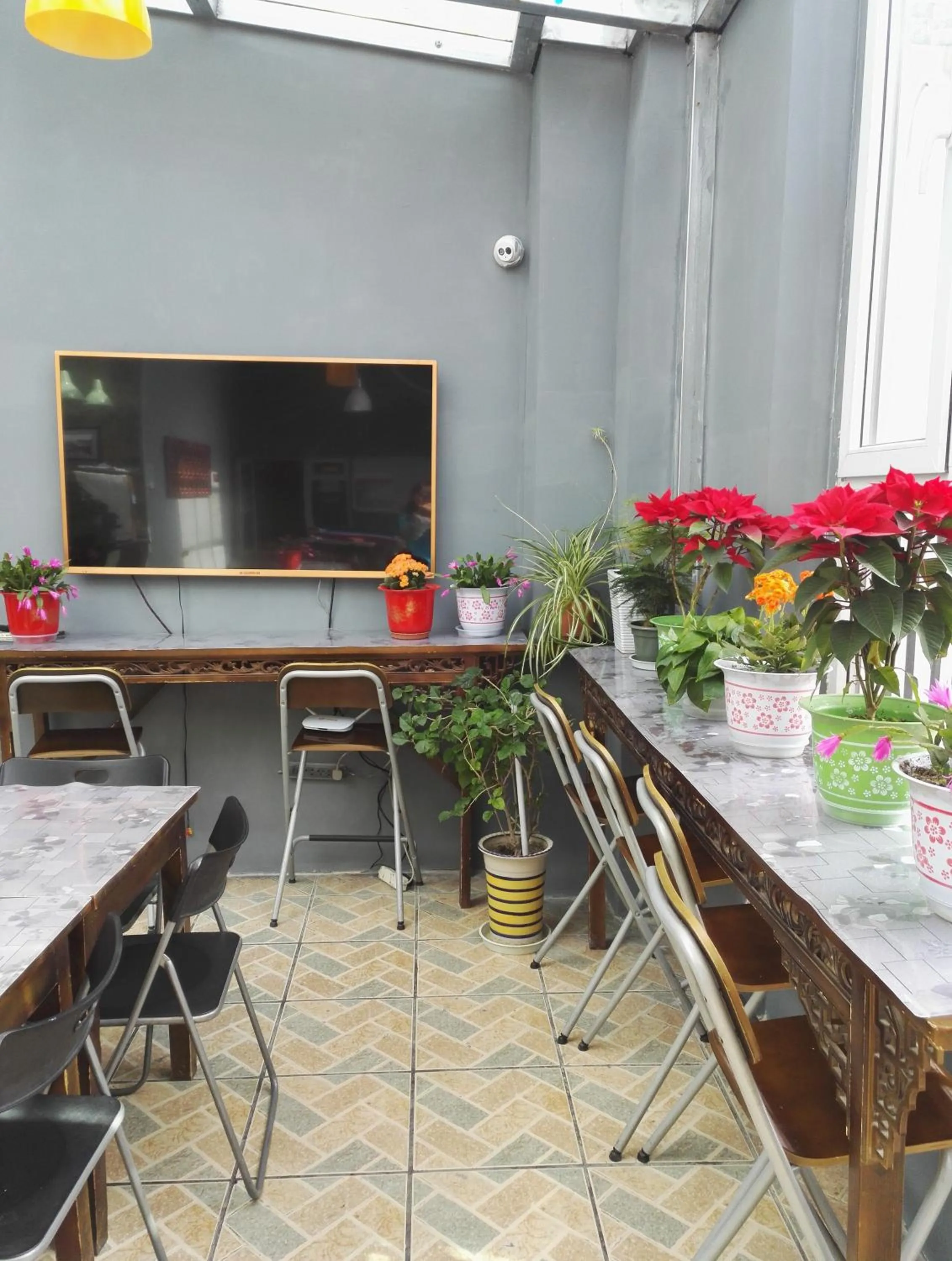 Lounge or bar in LETE Hostel