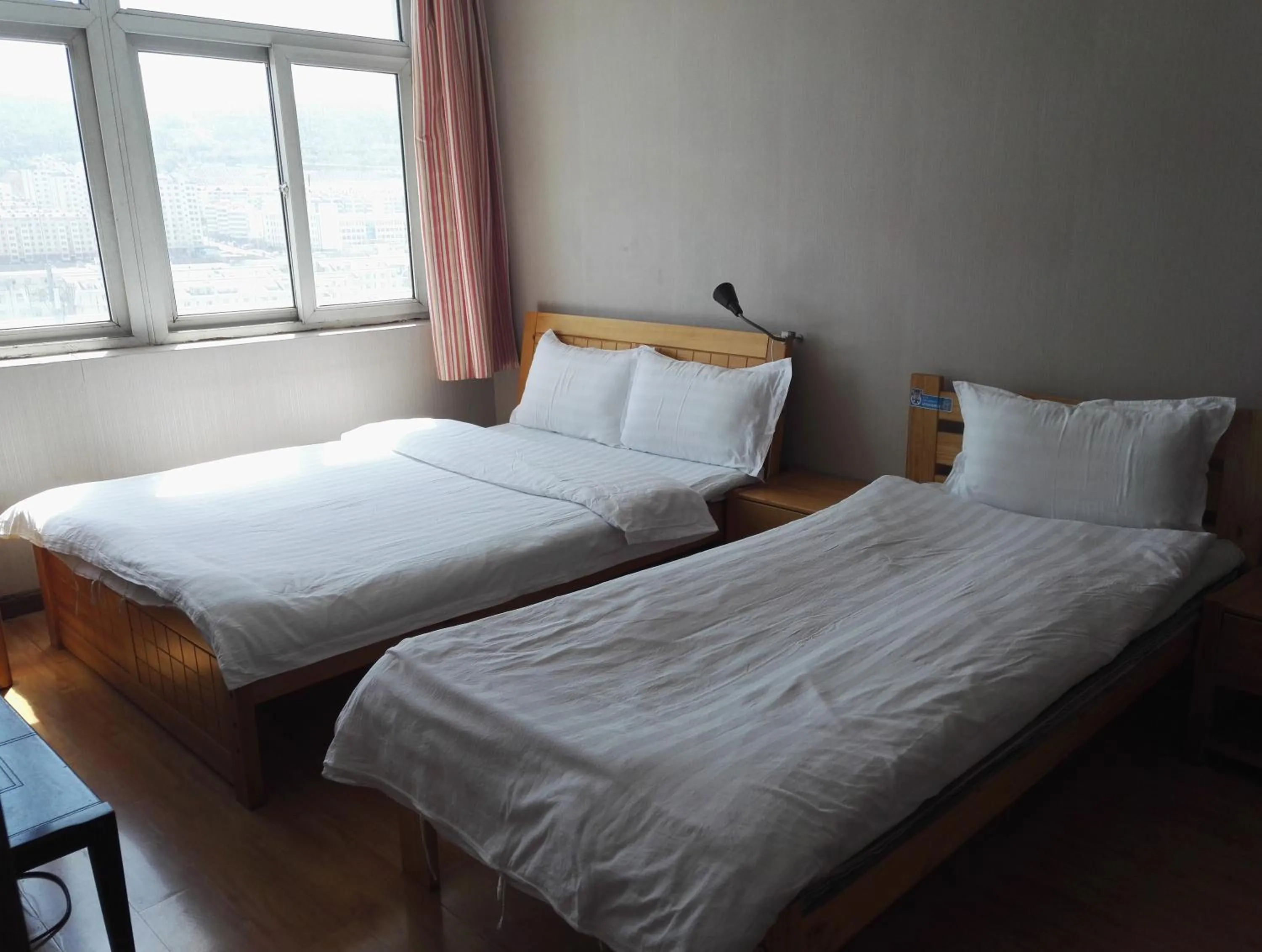 Spring, Bed in LETE Hostel