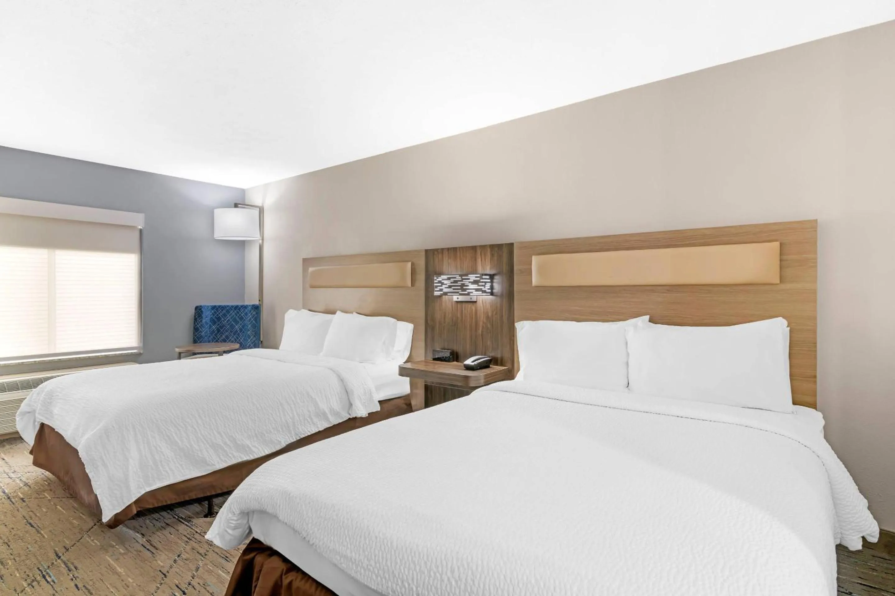 Bedroom, Bed in Keene Elm City Hotel, an Ascend Collection Hotel