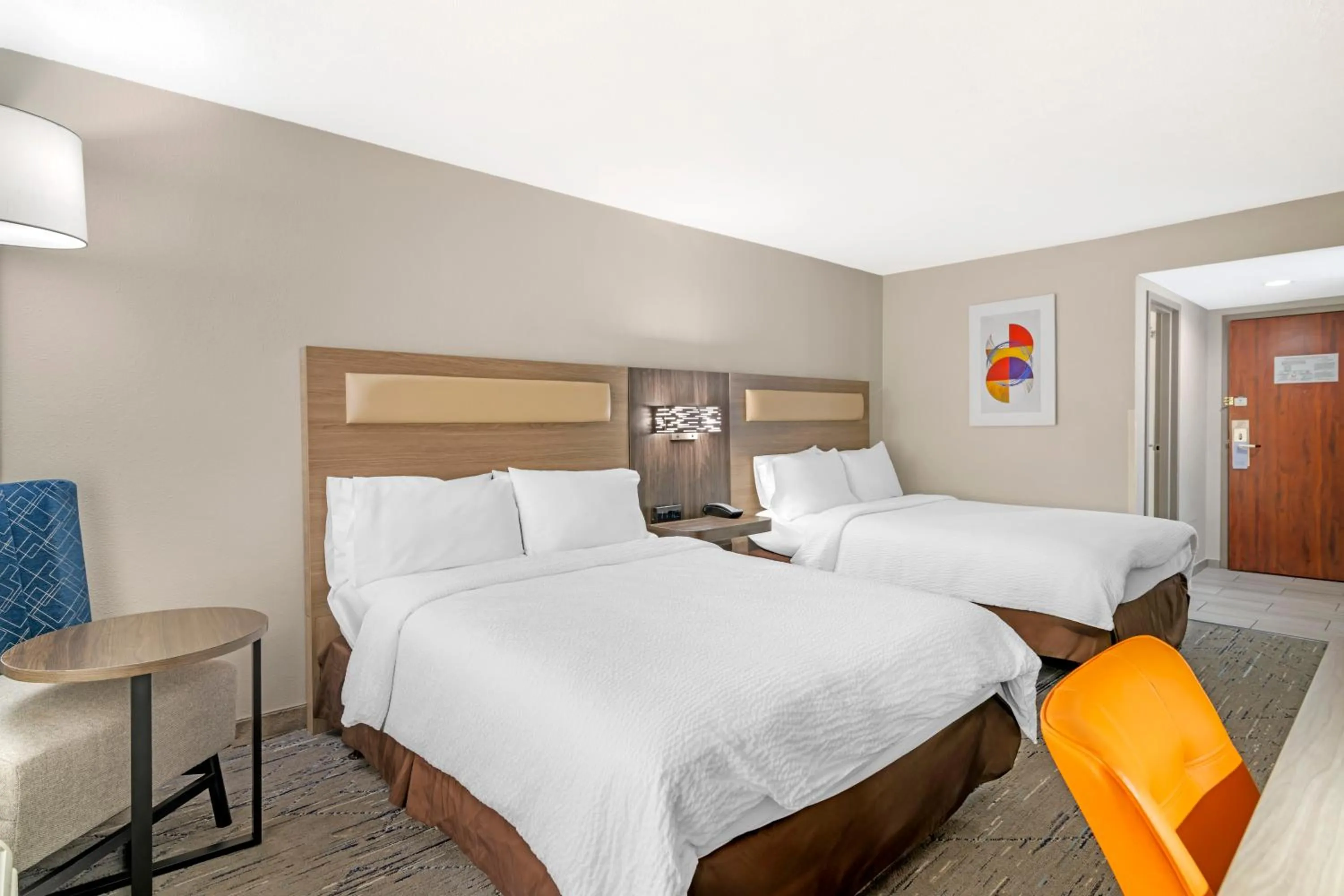 Bed in Keene Elm City Hotel, an Ascend Collection Hotel