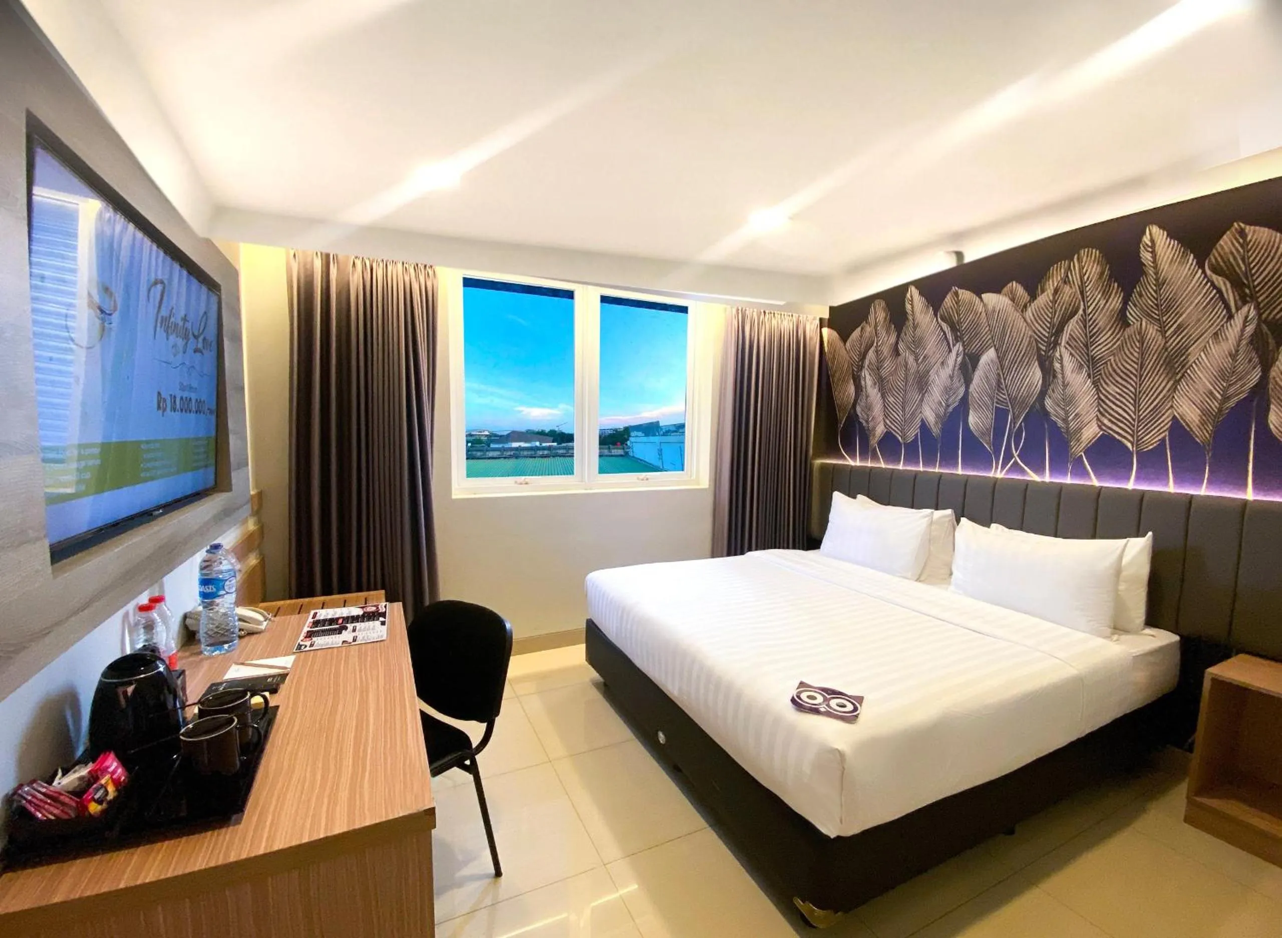 Bedroom, Bed in All Nite and Day Hotel Alam Sutera