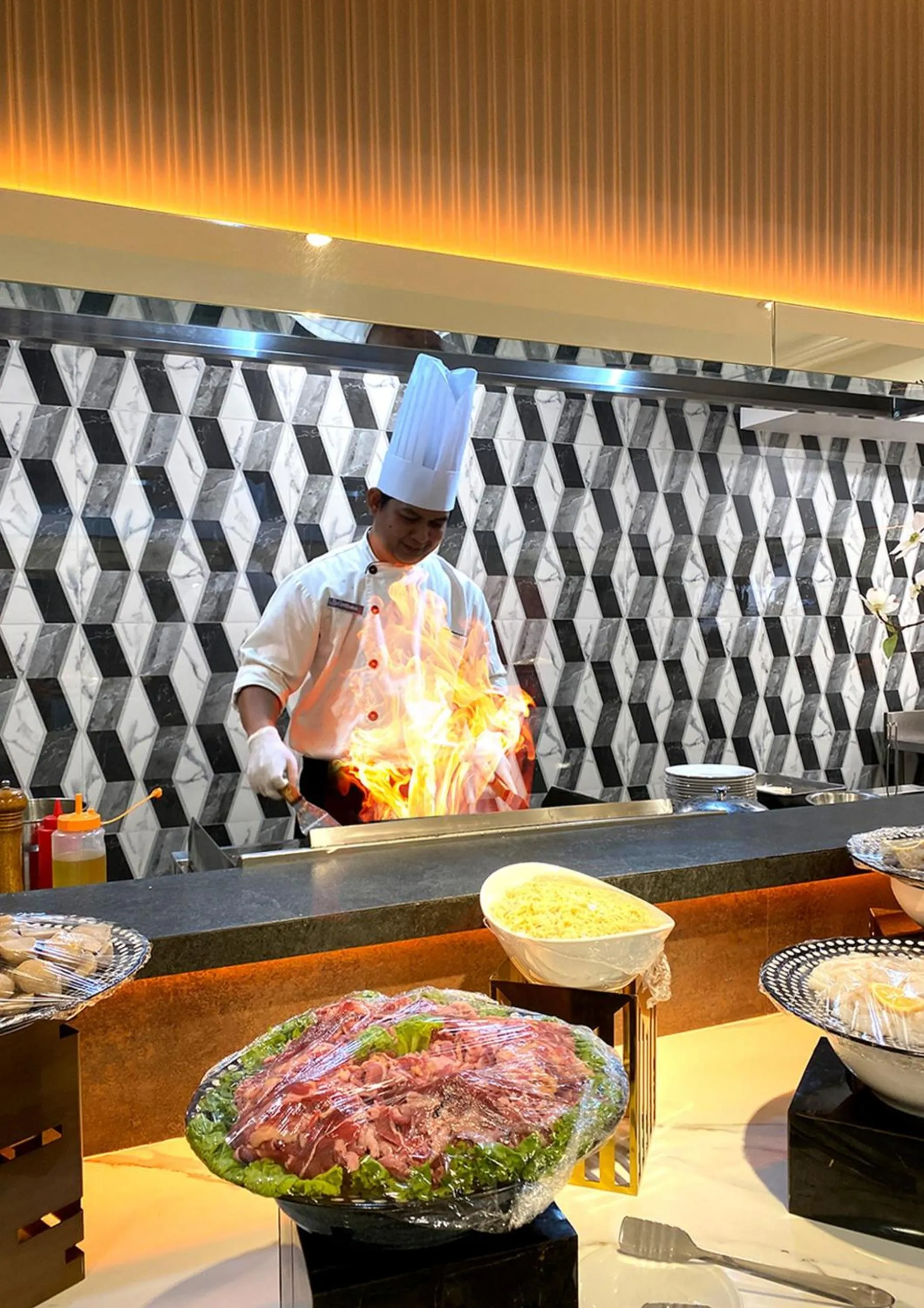 Restaurant/places to eat in All Nite and Day Hotel Alam Sutera