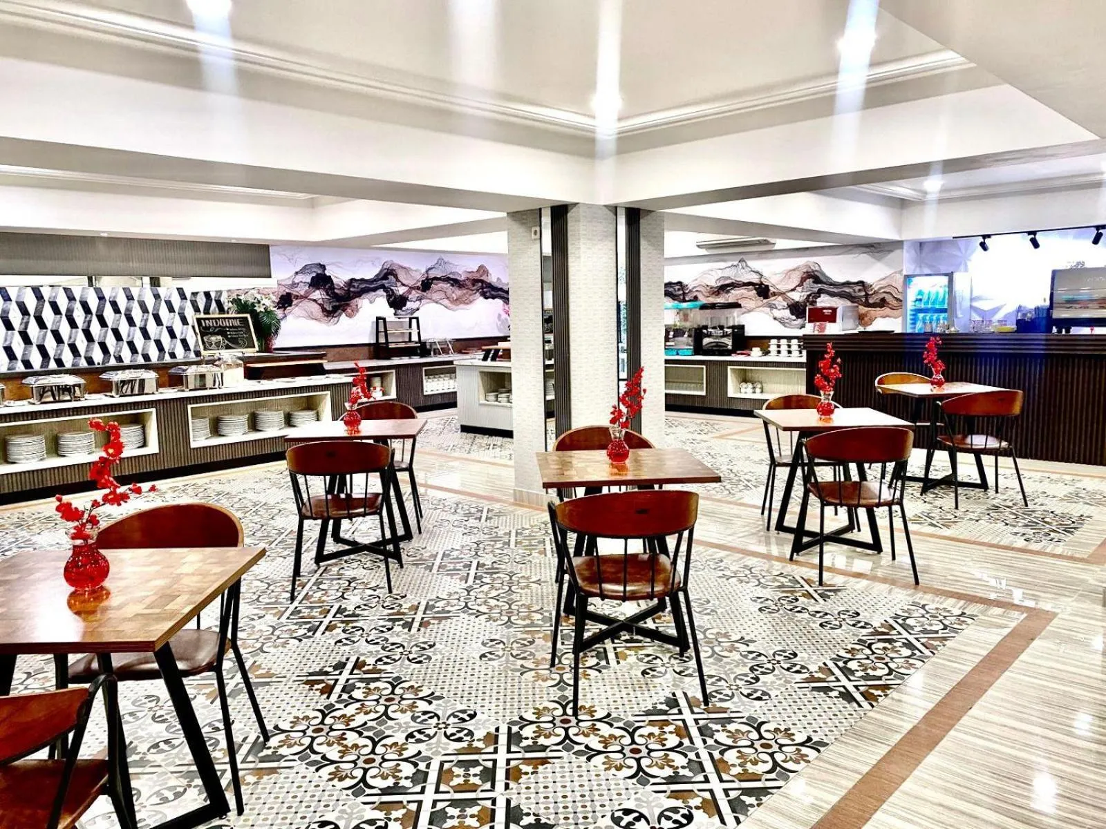 Restaurant/places to eat in All Nite and Day Hotel Alam Sutera