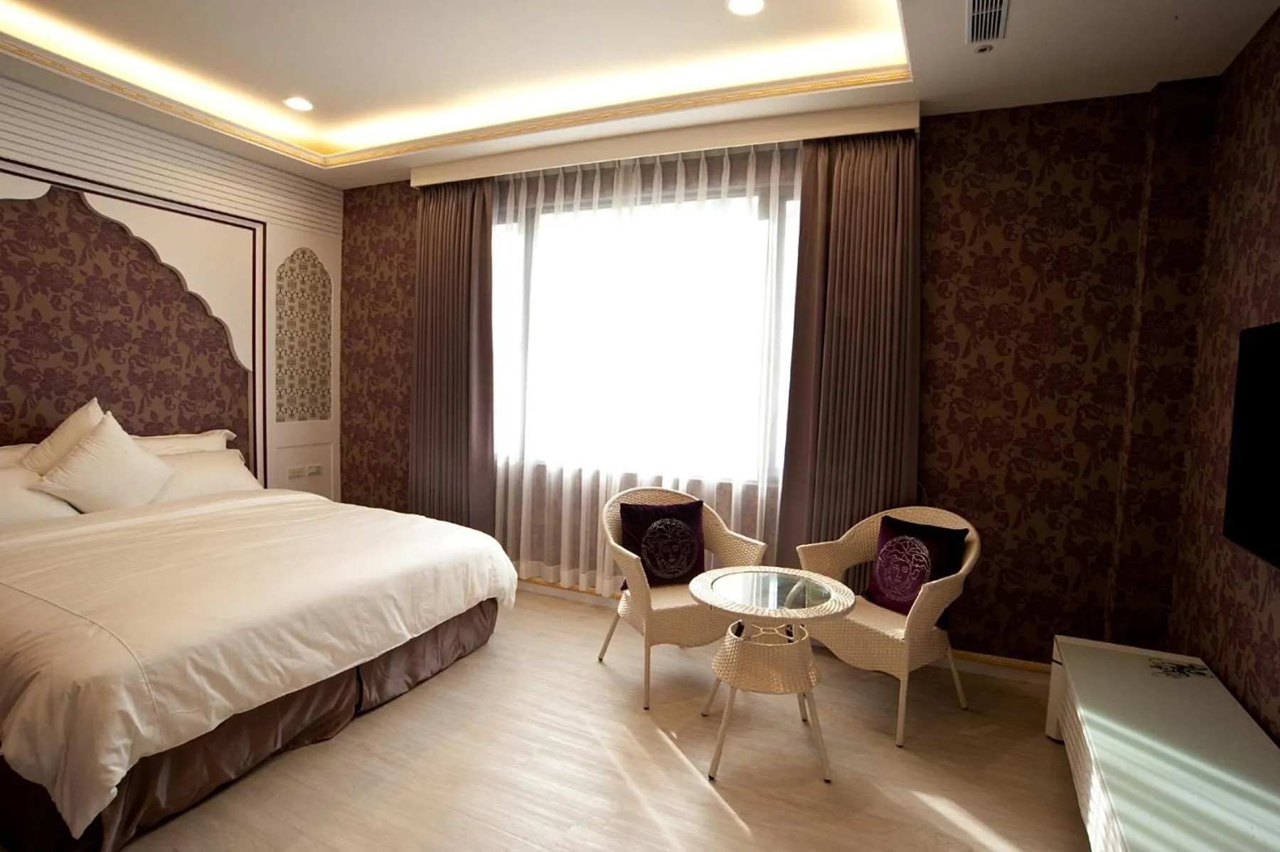 Bedroom, Bed in Flower Style B&B