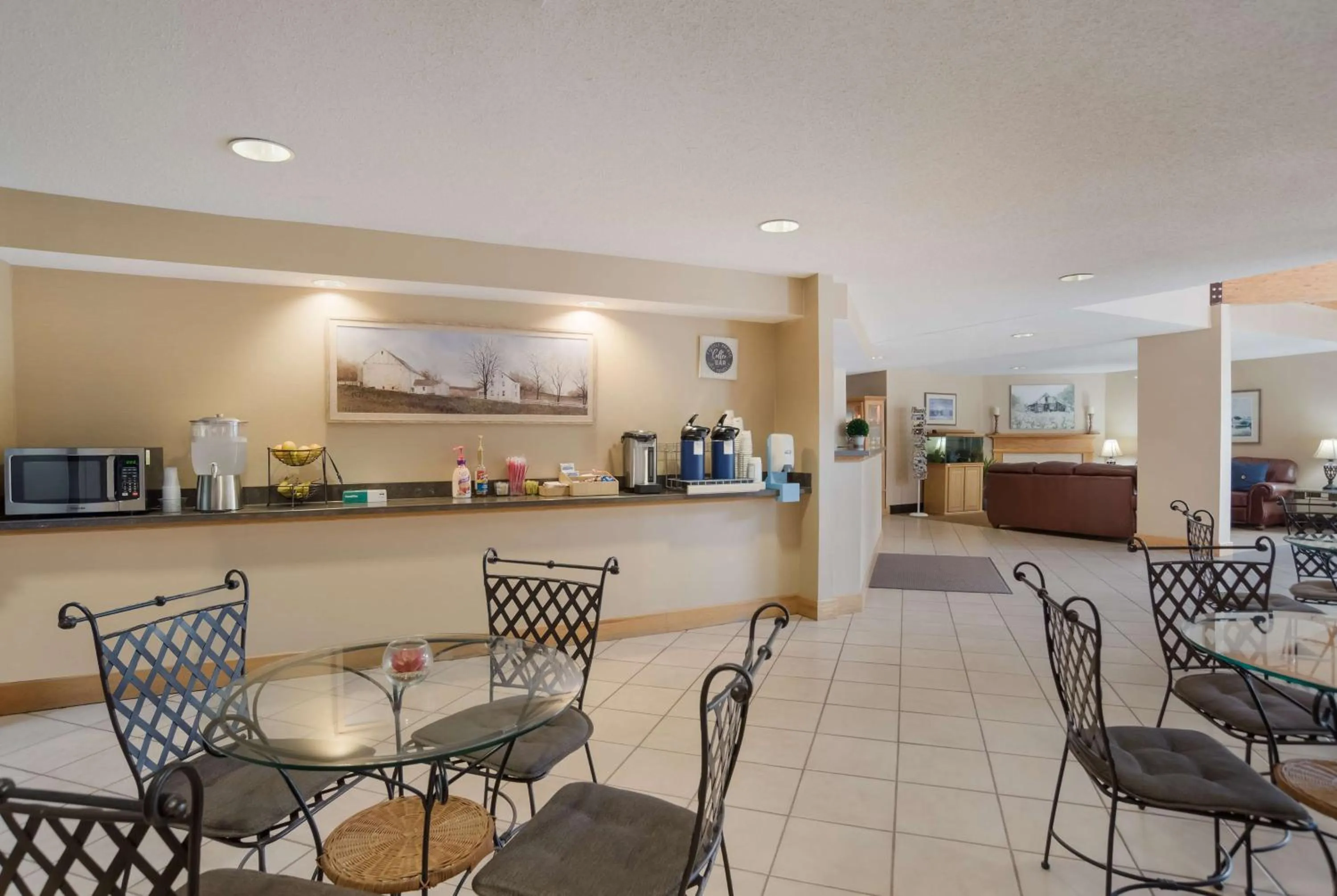 Breakfast in SureStay Plus Hotel by Best Western Elizabethtown Hershey
