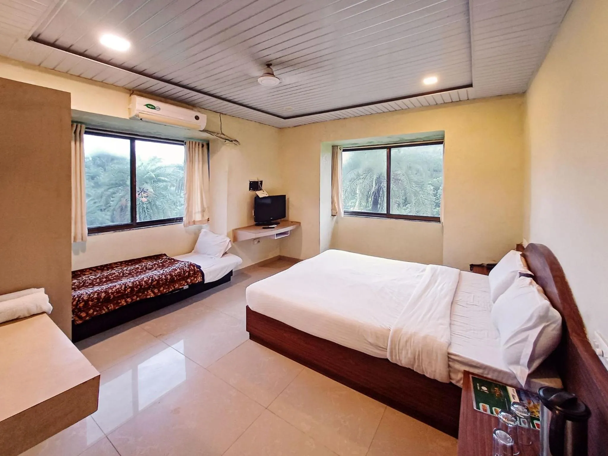 Bedroom, Bed in Hotel Blue Valley