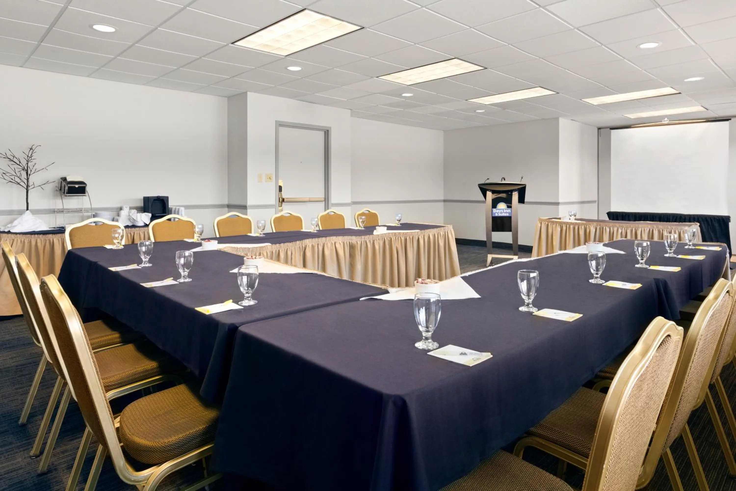 Banquet/Function facilities in Days Inn & Suites by Wyndham Moncton