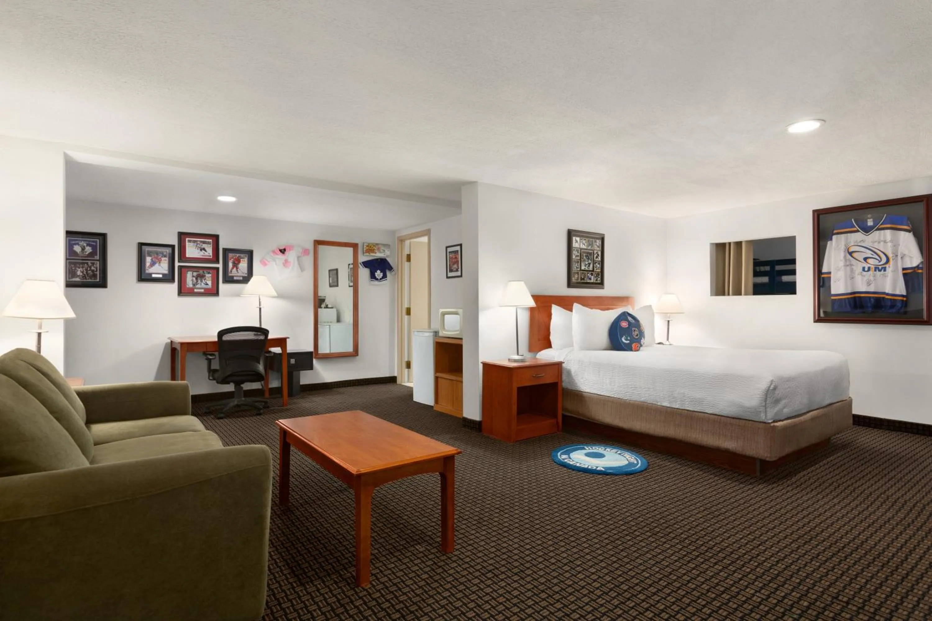 Bedroom, Bed in Days Inn & Suites by Wyndham Moncton