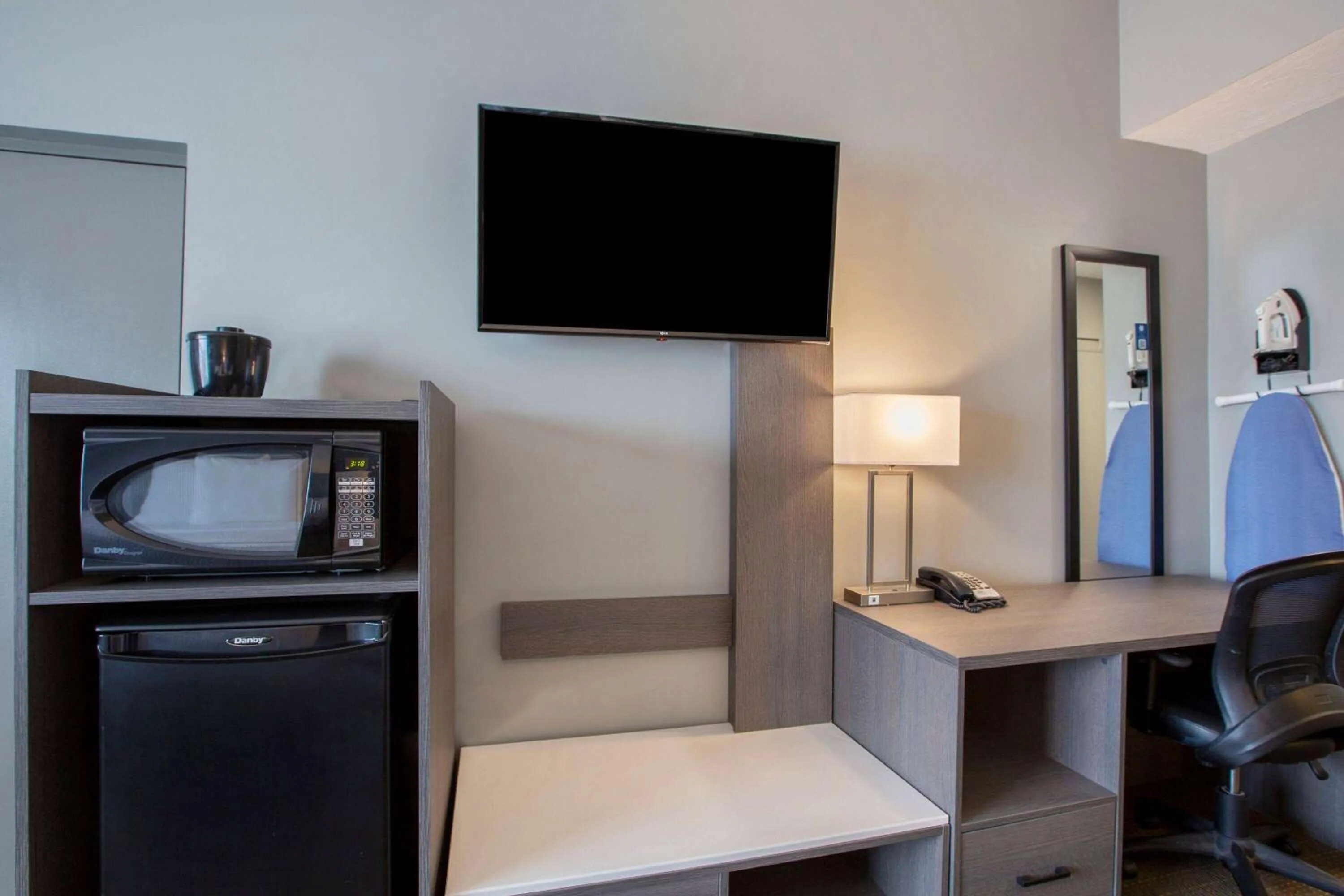 Bed in Days Inn & Suites by Wyndham Moncton