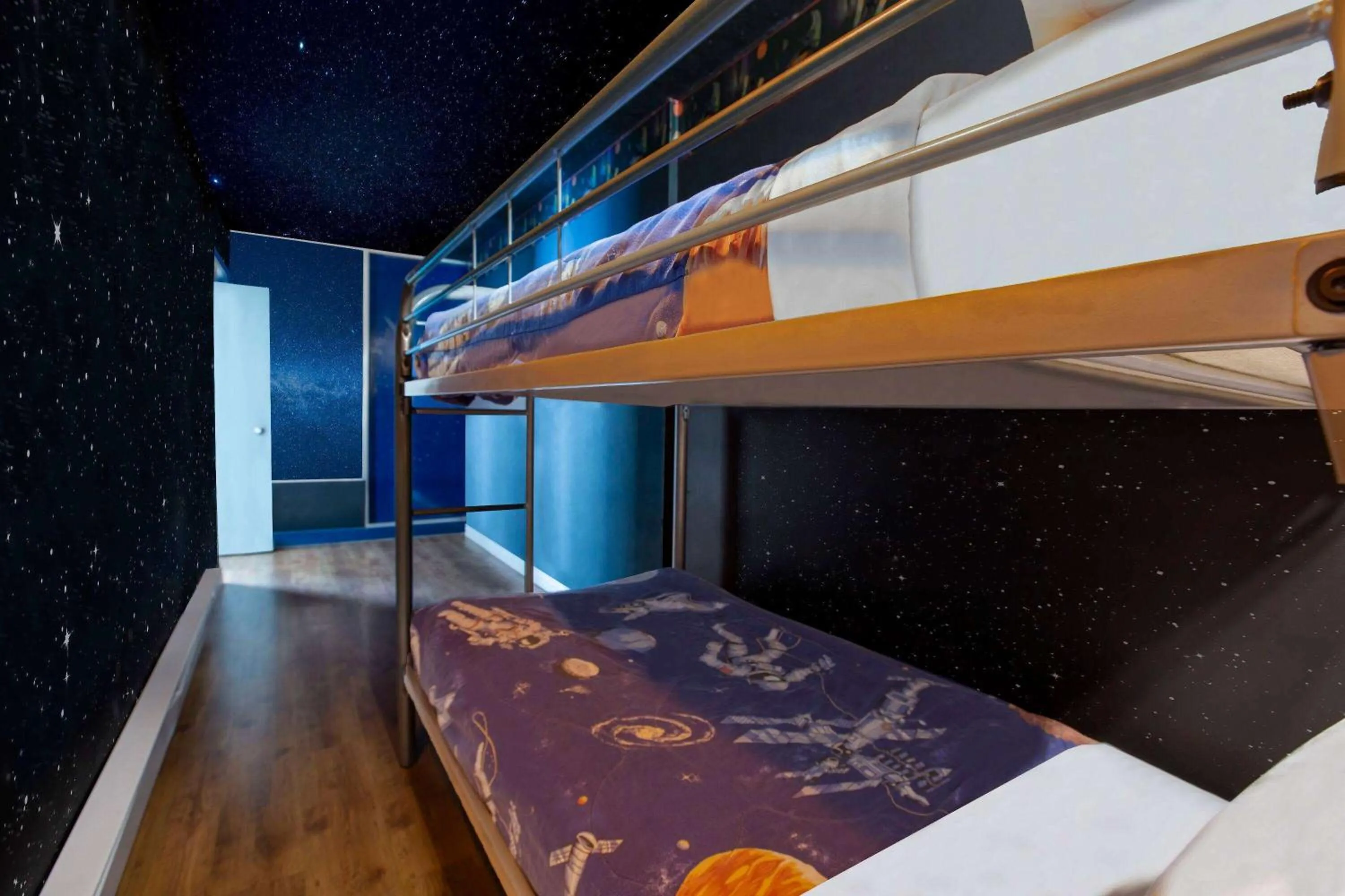 Photo of the whole room, Bed in Days Inn & Suites by Wyndham Moncton