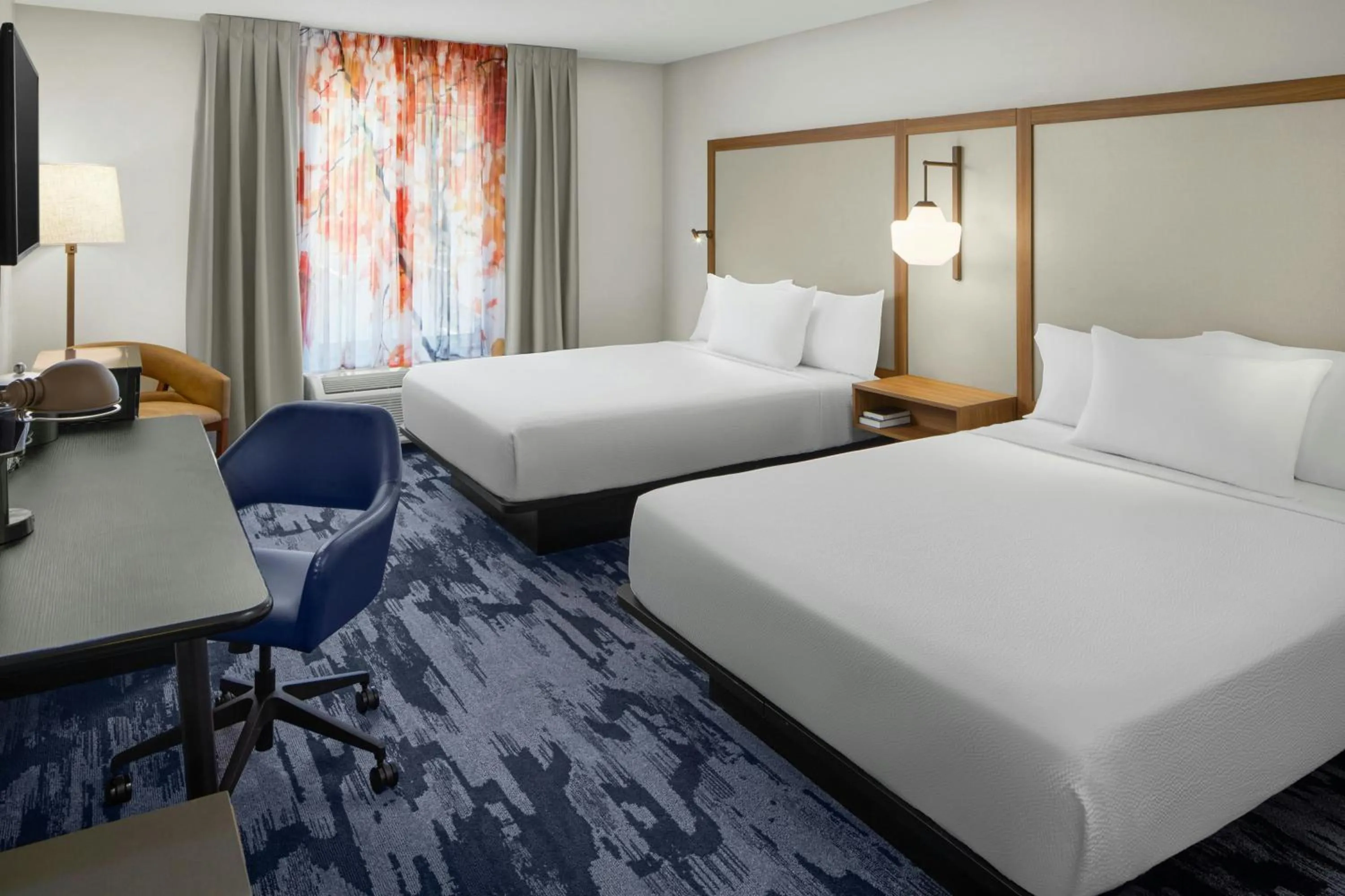 Photo of the whole room, Bed in Fairfield Inn and Suites by Marriott South Boston