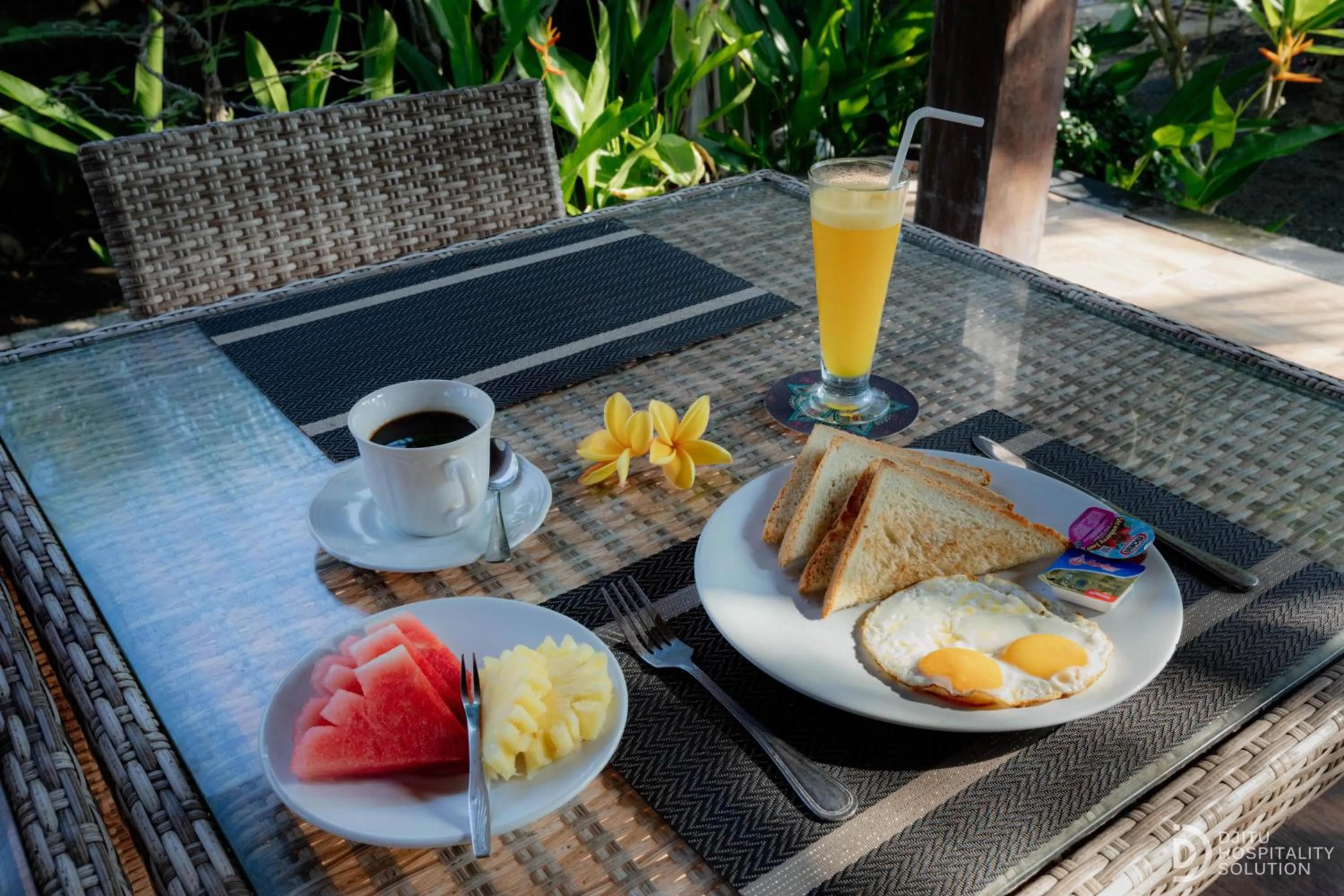 Breakfast in Sunset Cave Villas Lembongan
