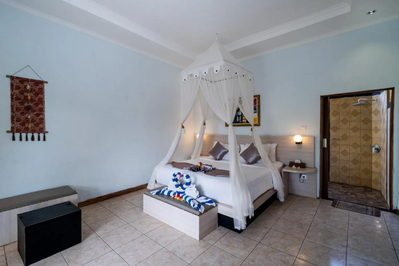 Bed in Sunset Cave Villas Lembongan