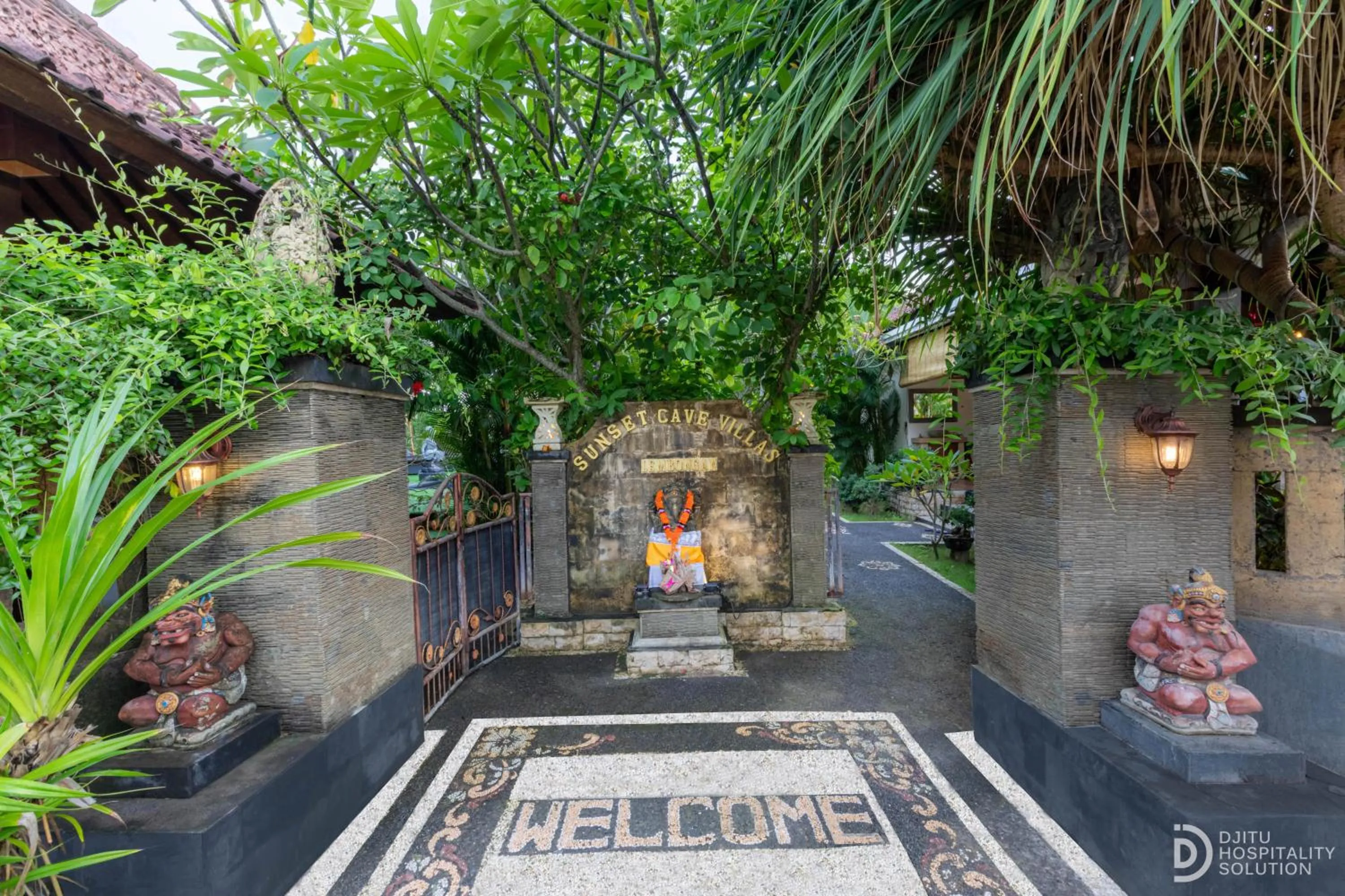 Property building in Sunset Cave Villas Lembongan