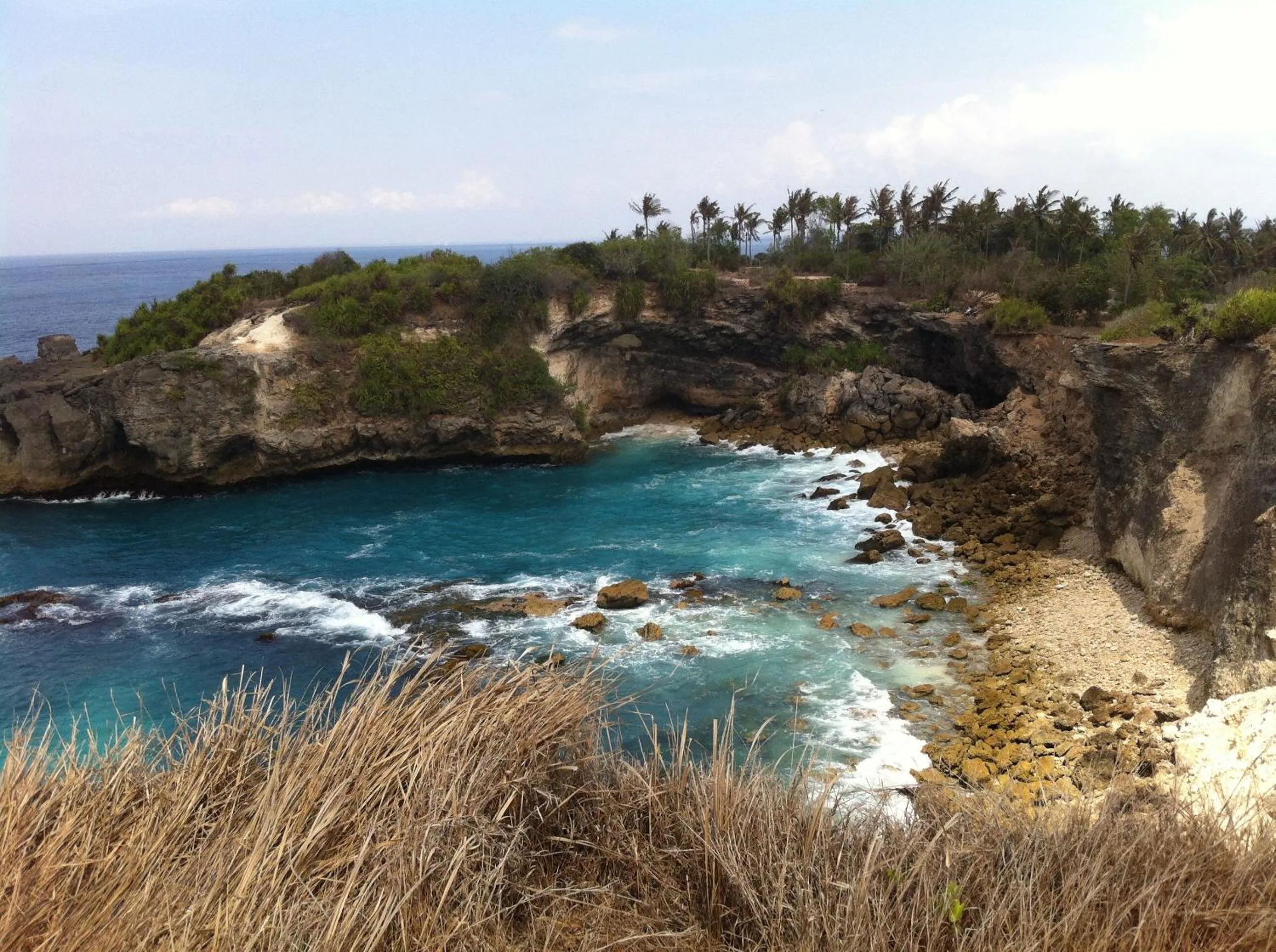 Natural landscape in Sunset Cave Villas Lembongan