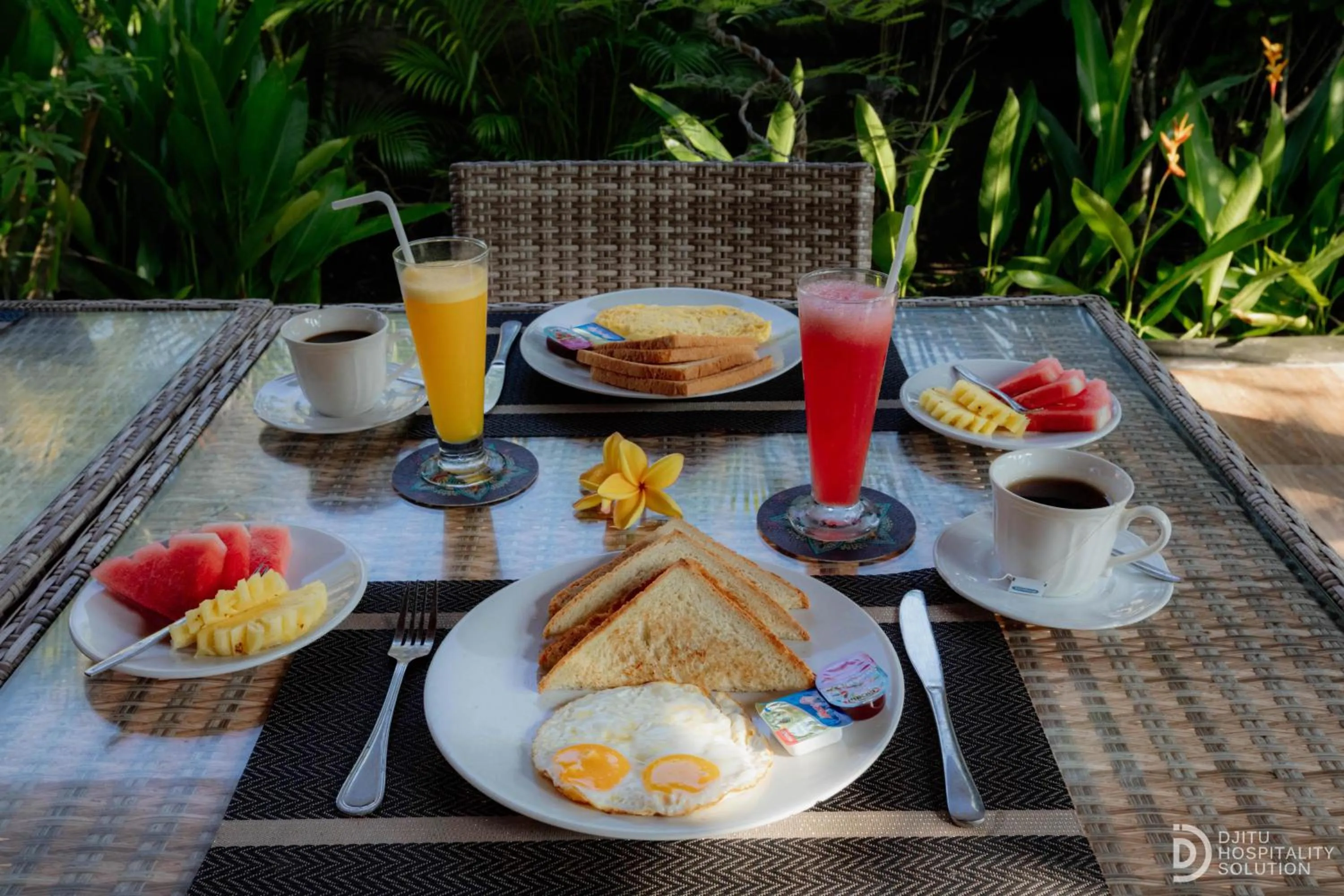 Breakfast in Sunset Cave Villas Lembongan