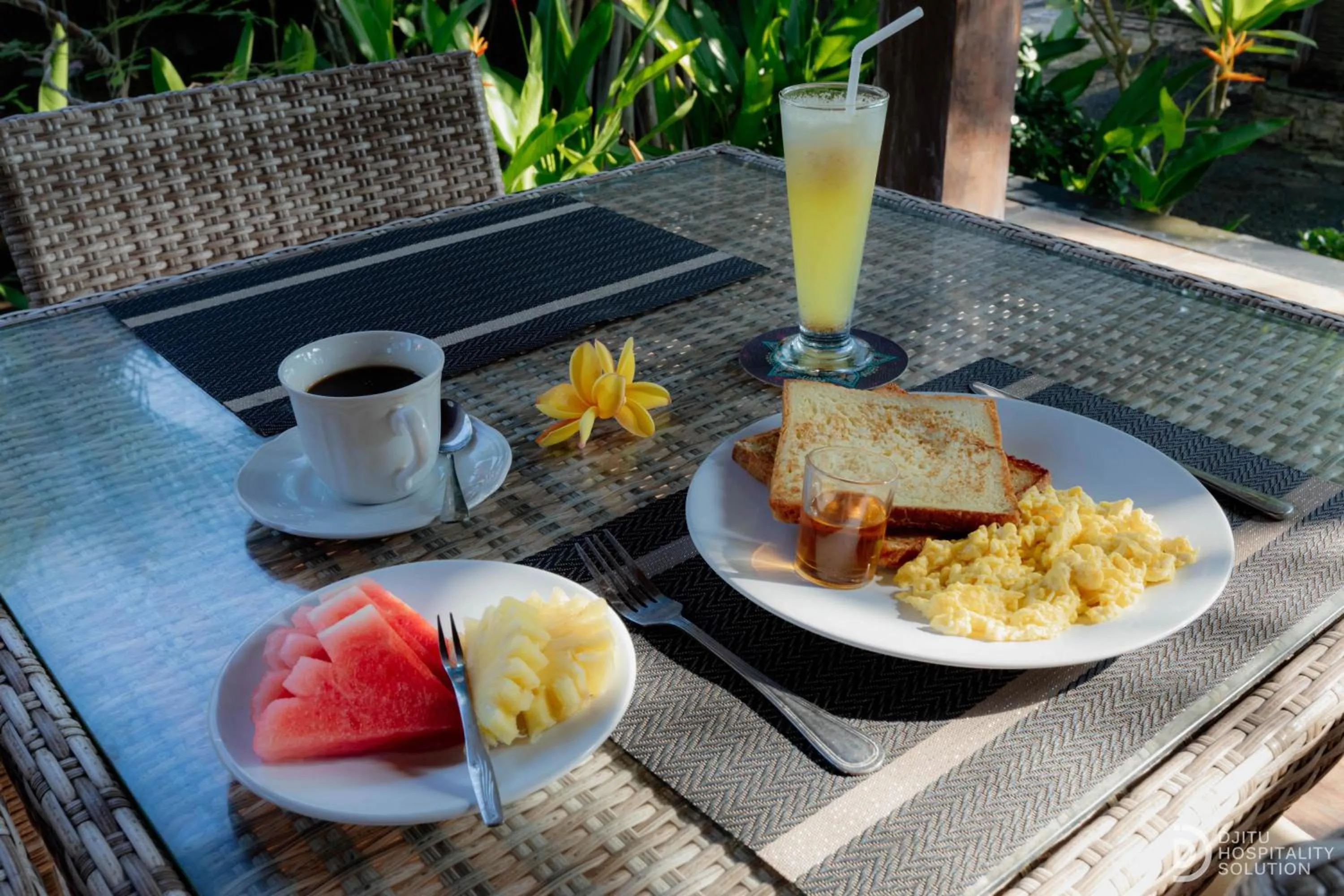 Breakfast in Sunset Cave Villas Lembongan