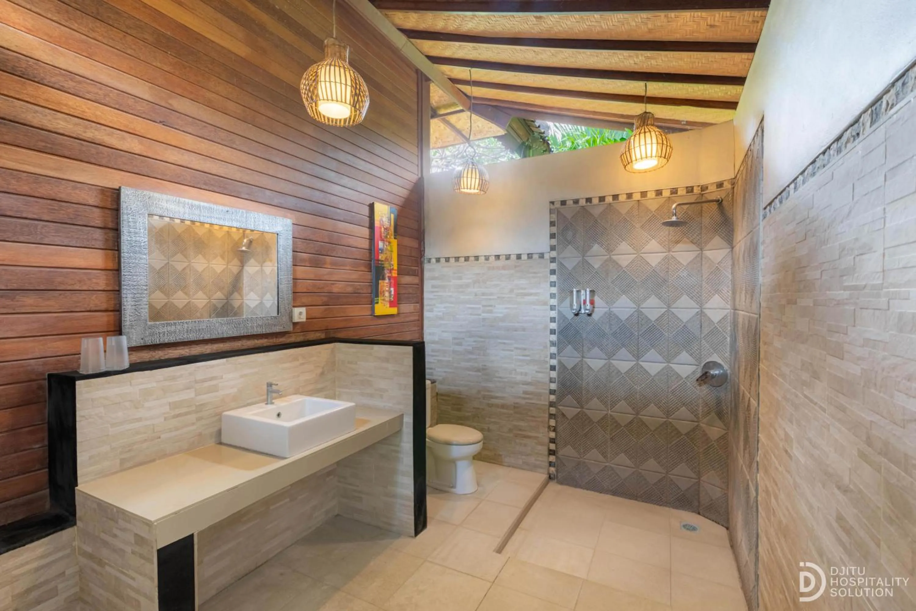 Bathroom in Sunset Cave Villas Lembongan