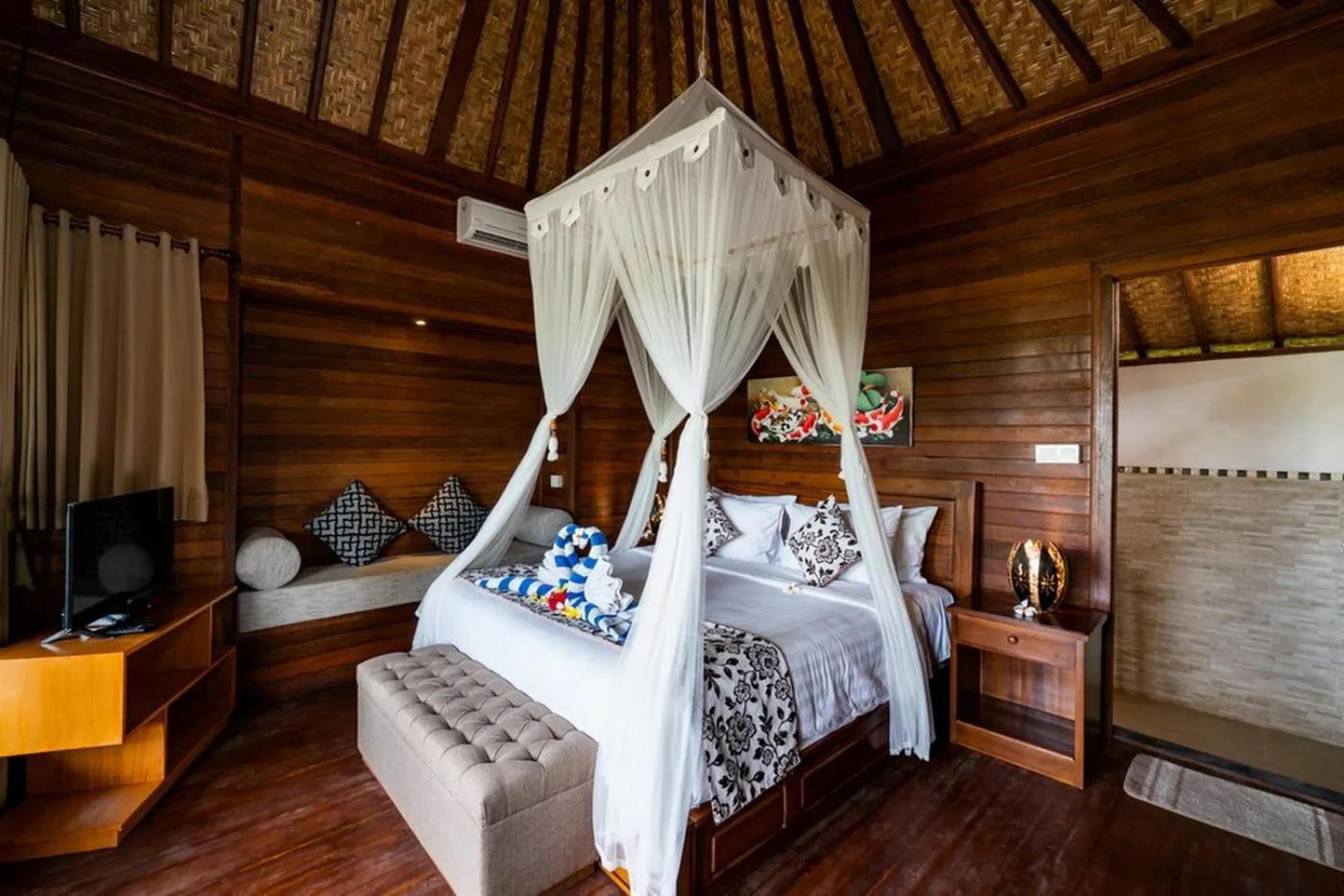 Bed in Sunset Cave Villas Lembongan