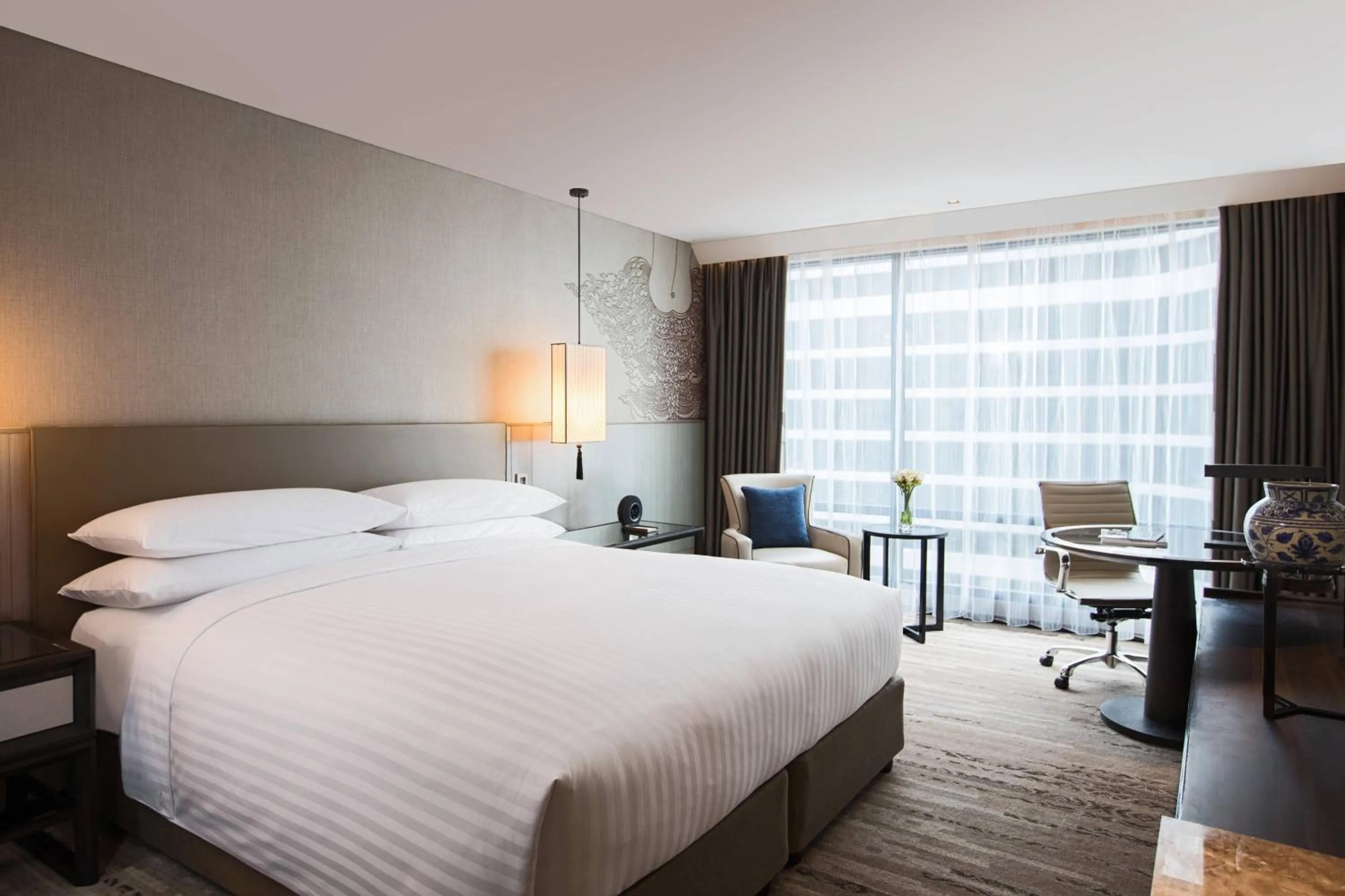 Photo of the whole room, Bed in Bangkok Marriott Marquis Queens Park